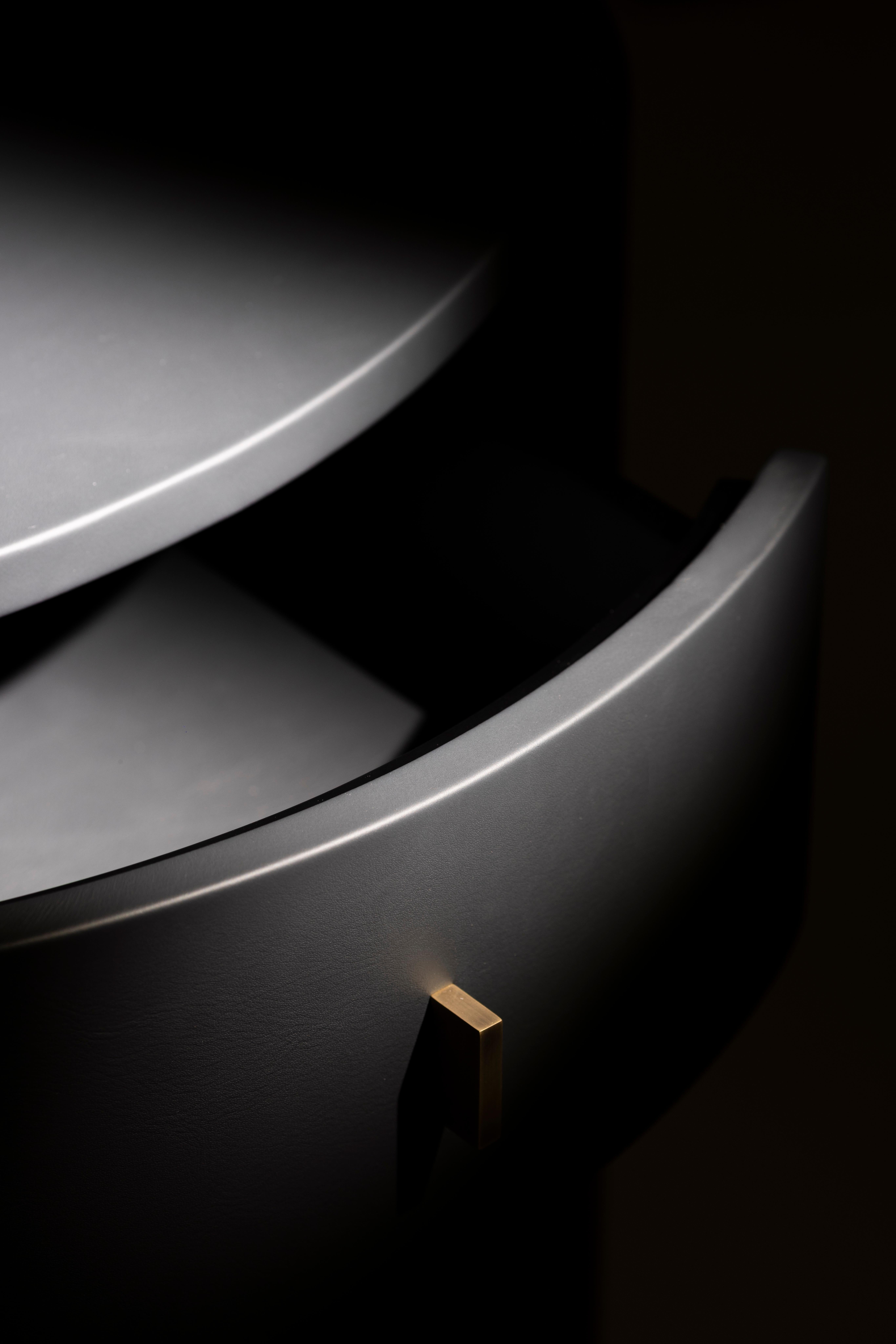 Table de nuit moderne Toscana, Oak, Brass, Black Leather, Handmade by Greenapple en vente 10
