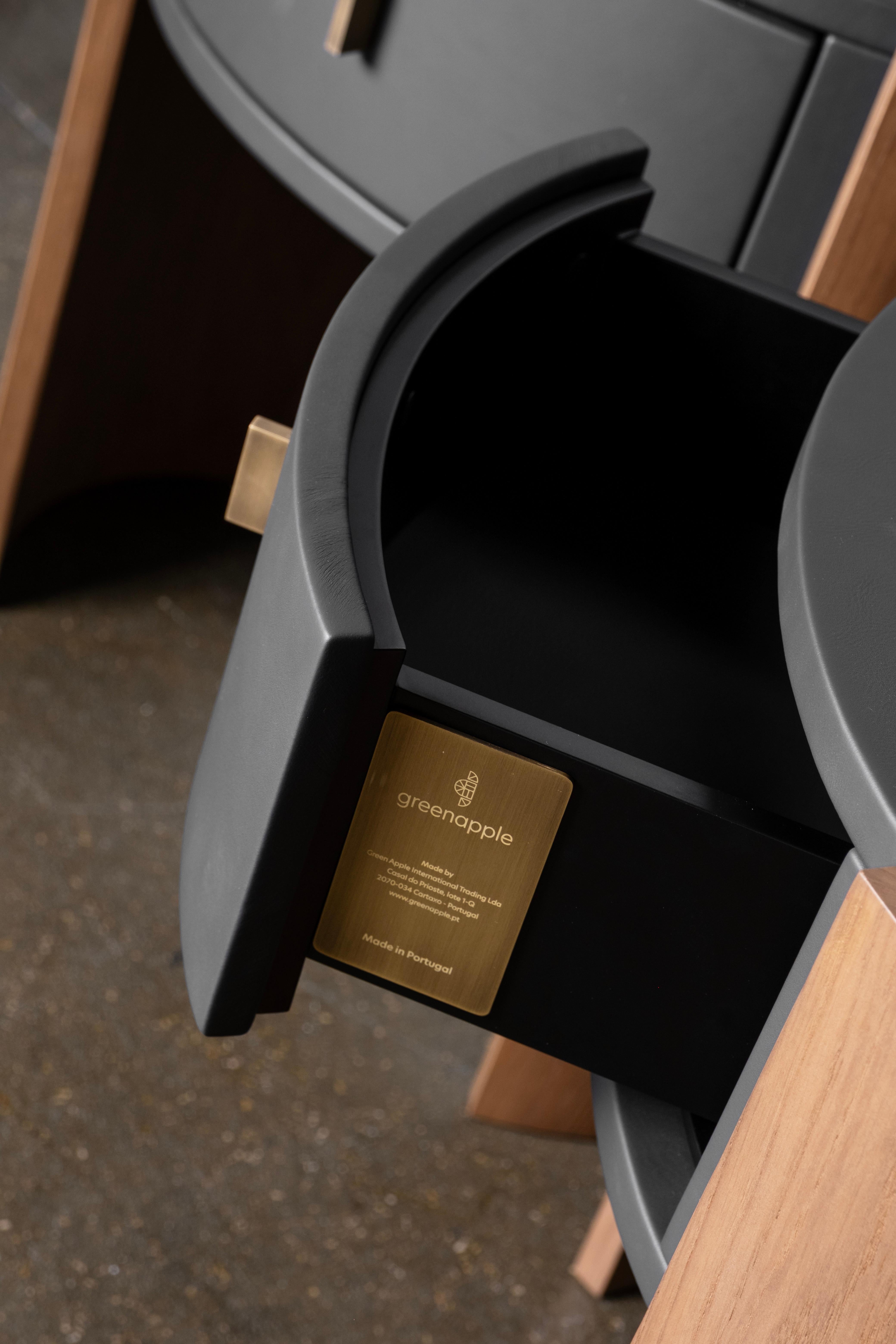 Table de nuit moderne Toscana, Oak, Brass, Black Leather, Handmade by Greenapple en vente 1
