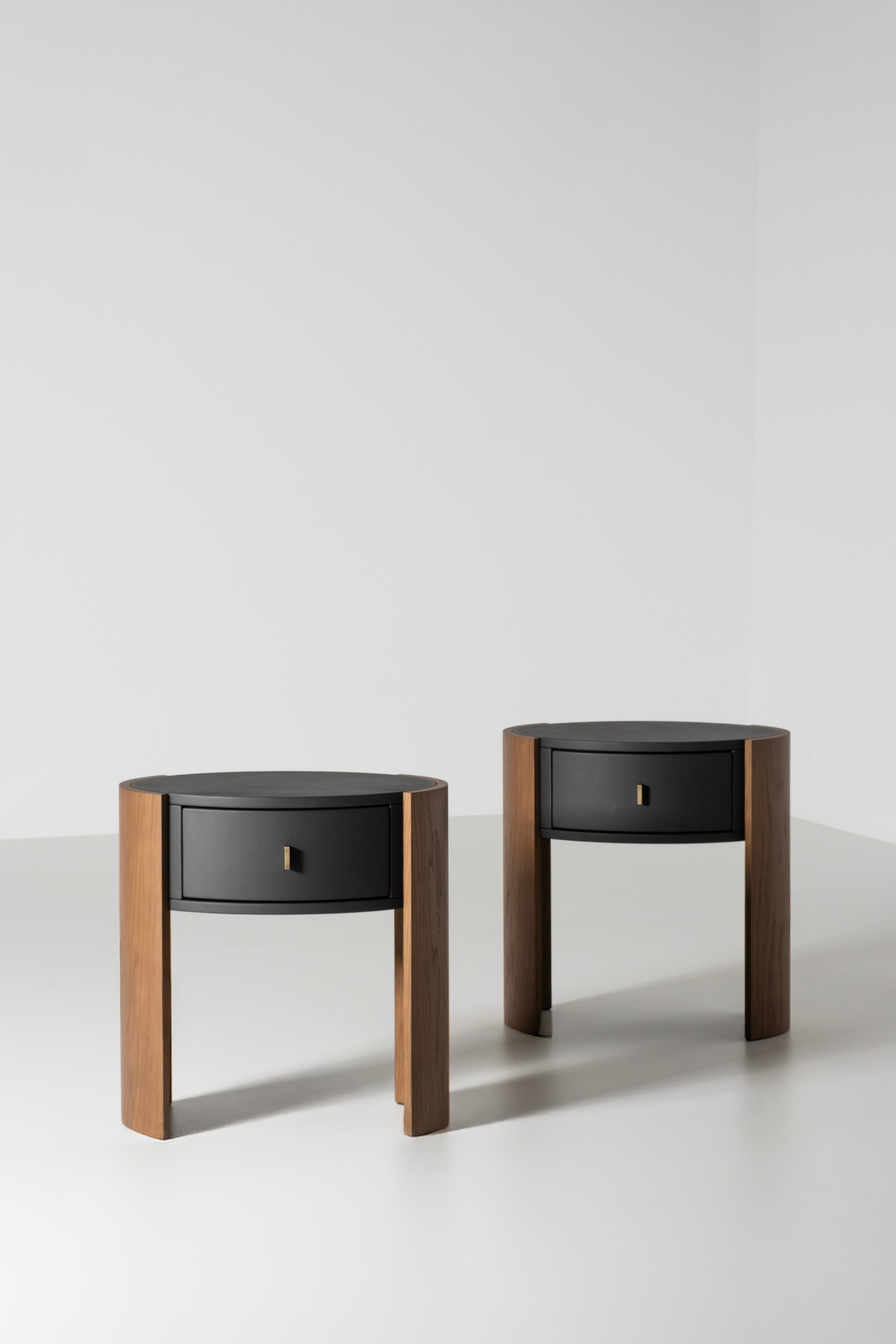 Table de nuit moderne Toscana, Oak, Brass, Caramel Leather, Handmade by Greenapple Neuf - En vente à Lisboa, PT