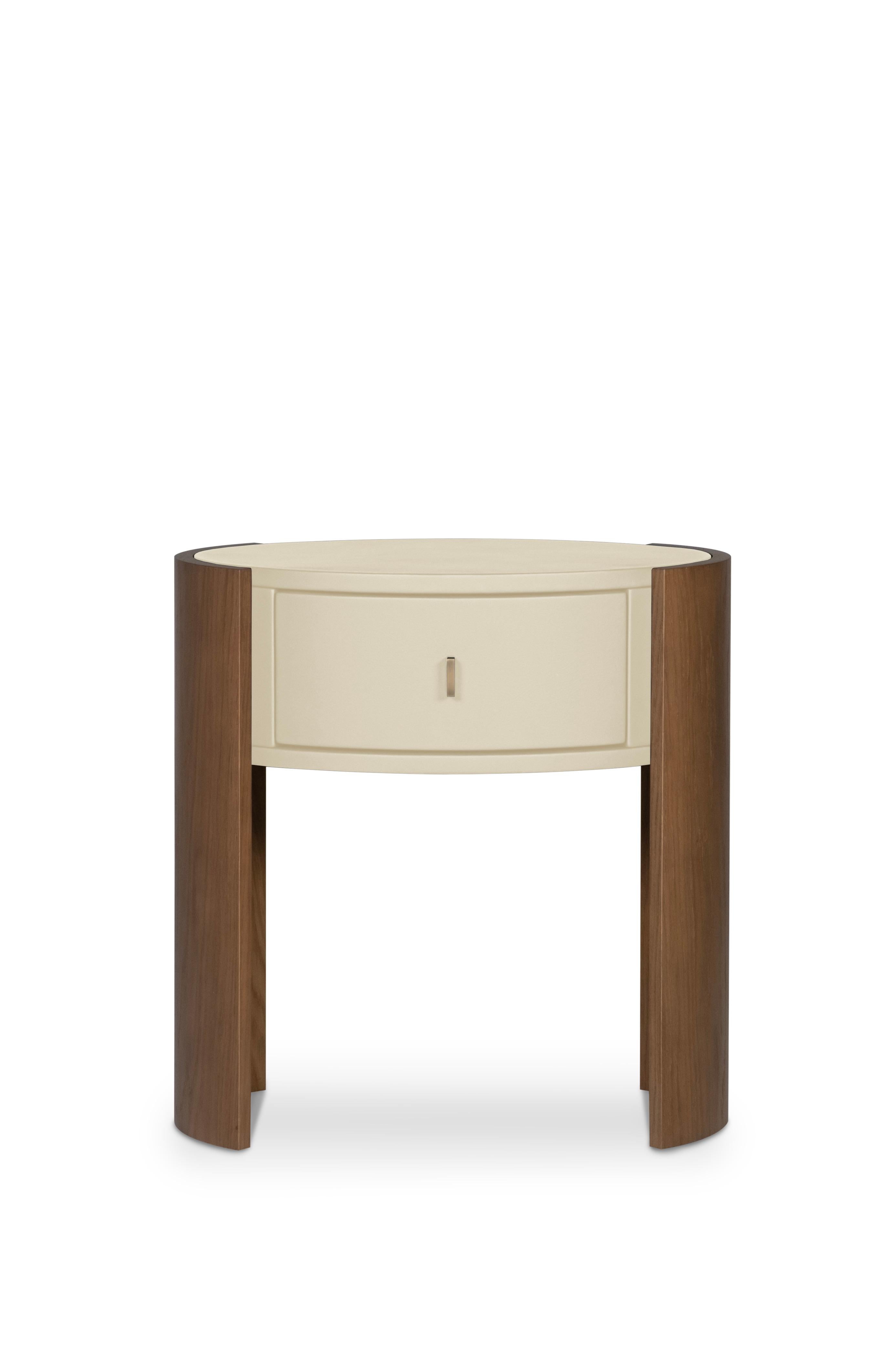 Moderne Table de nuit moderne Toscana, Oak, Brass, Cream Leather, Handmade by Greenapple en vente