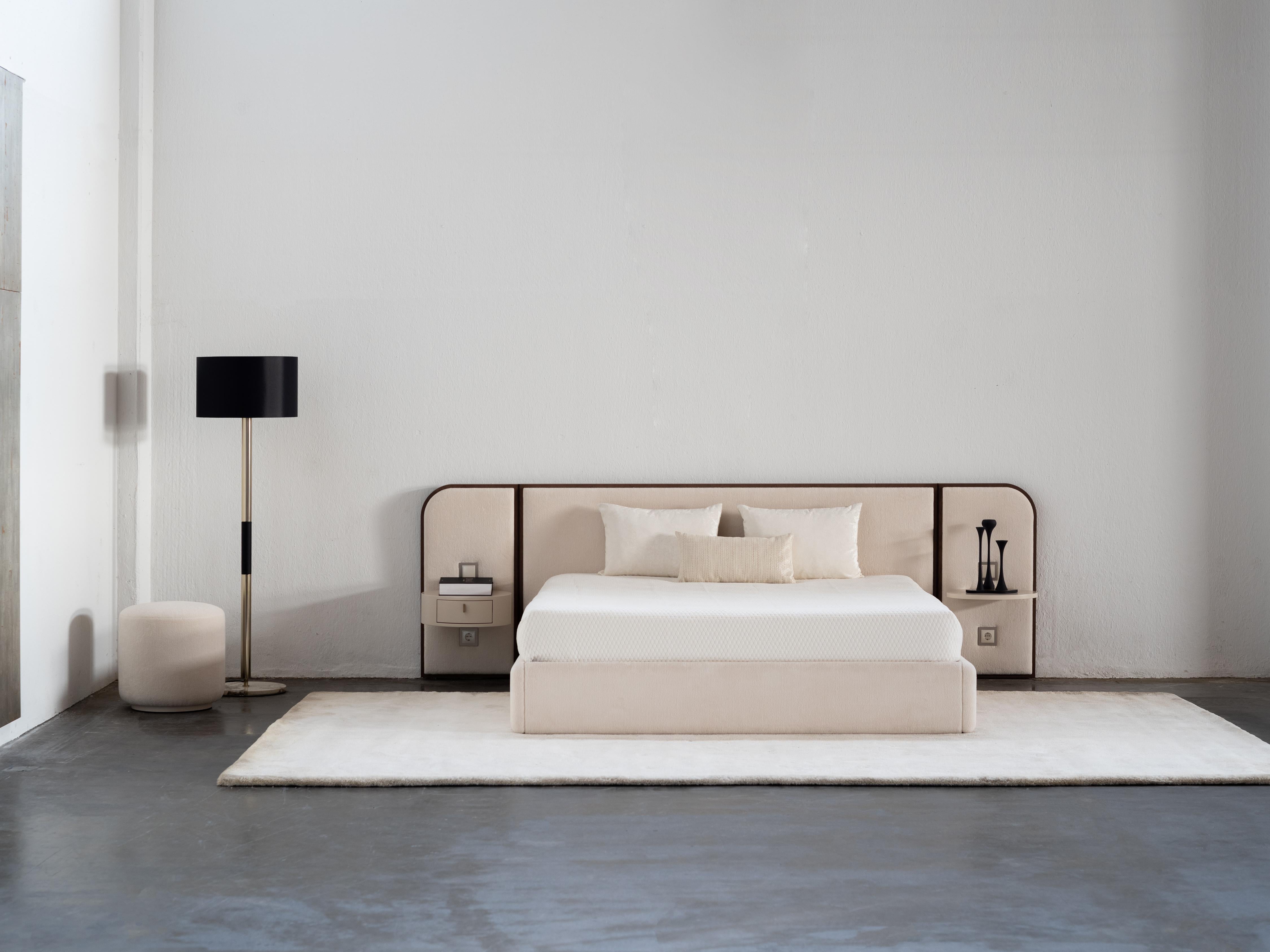 Pouf Toscana moderne Dedar Beige Chenille fait à la main Portugal par Greenapple en vente 2