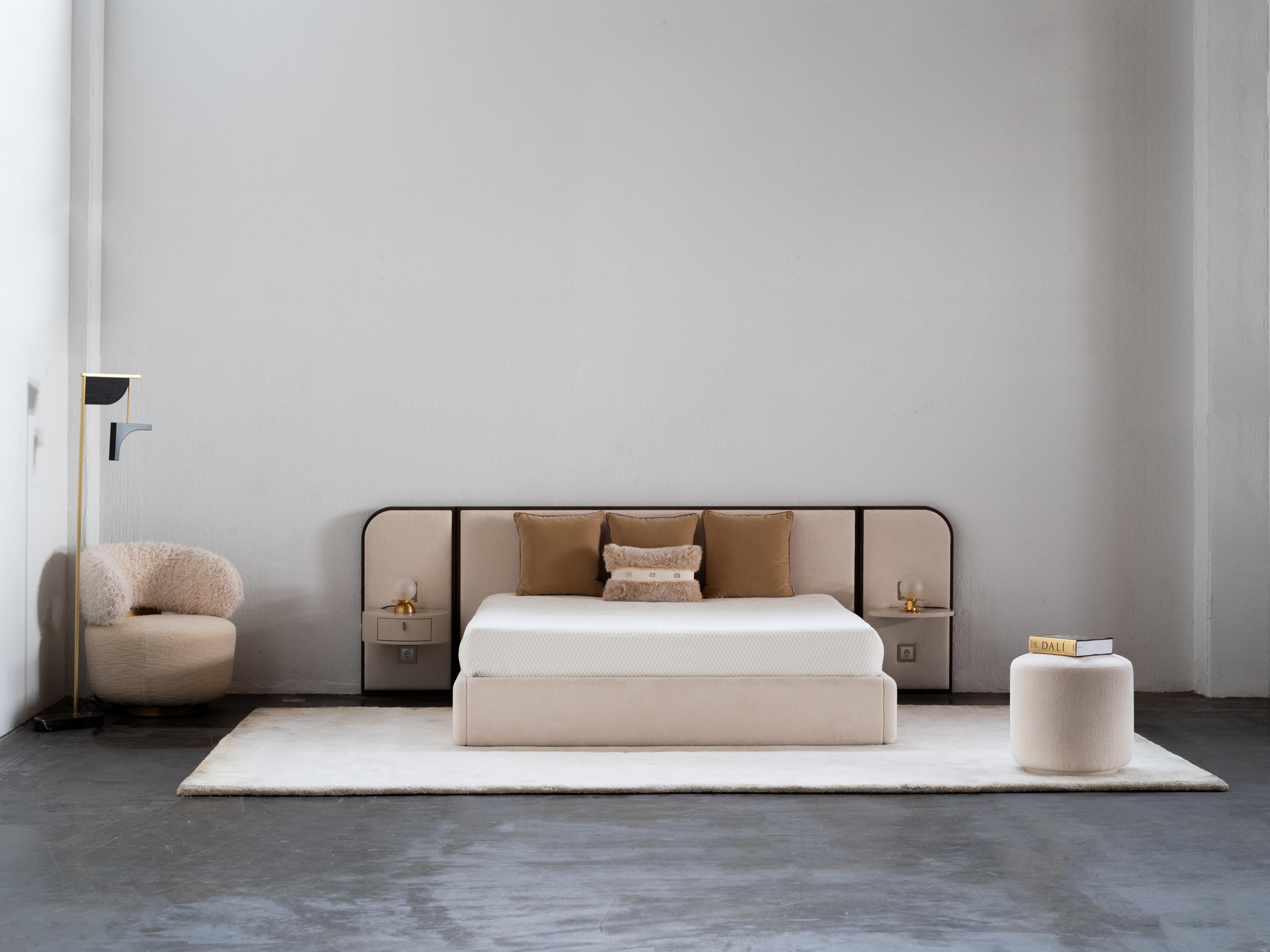 Pouf Toscana moderne Dedar Beige Chenille fait à la main Portugal par Greenapple en vente 4