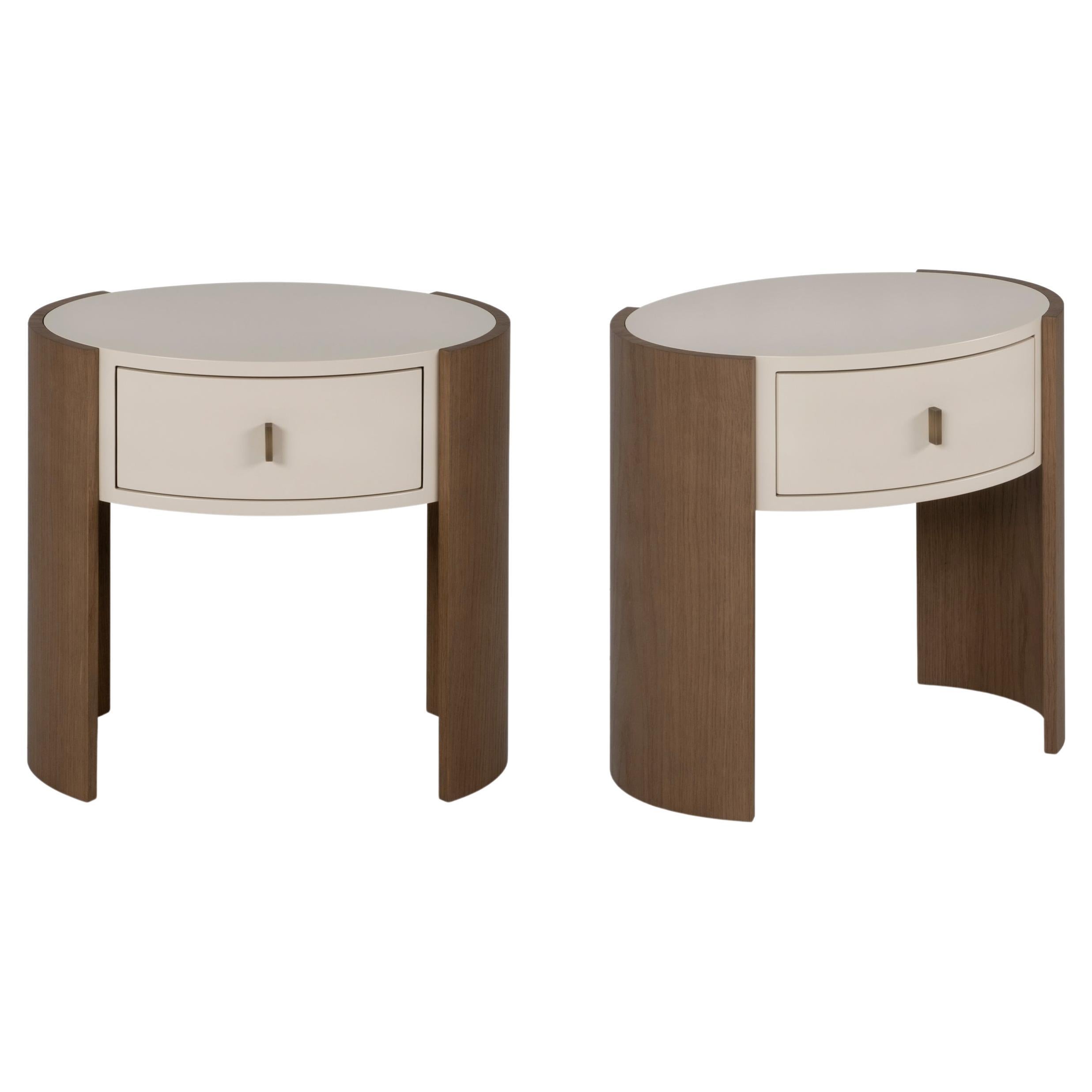 Set moderne Toscana 2 tables de nuit, Oak, laiton, cuir beige, fait main Greenapple