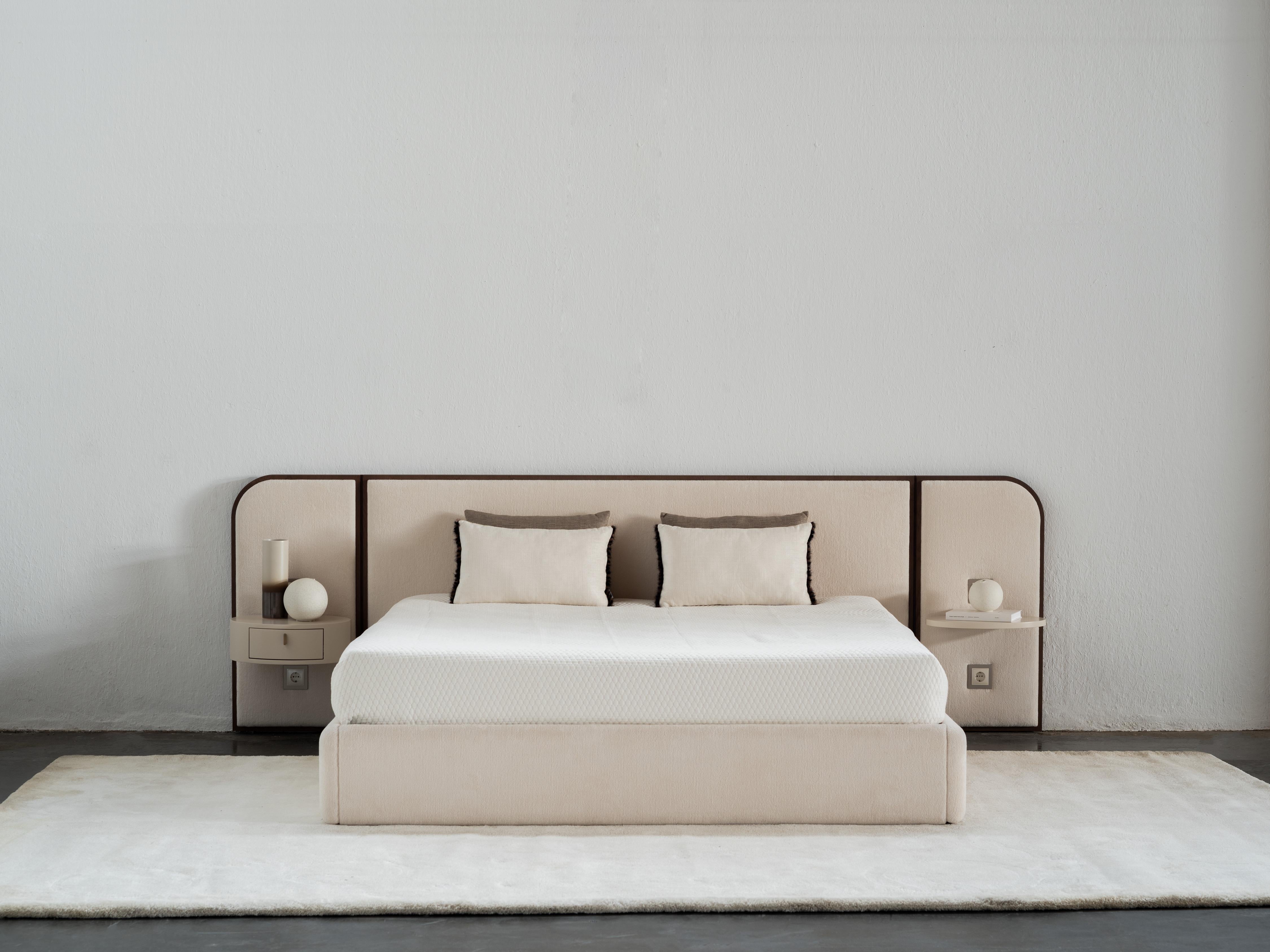 Letto moderno Toscana US Queen Size Green DEDAR in velluto fatto a mano in Portogallo Greenapple in vendita 4