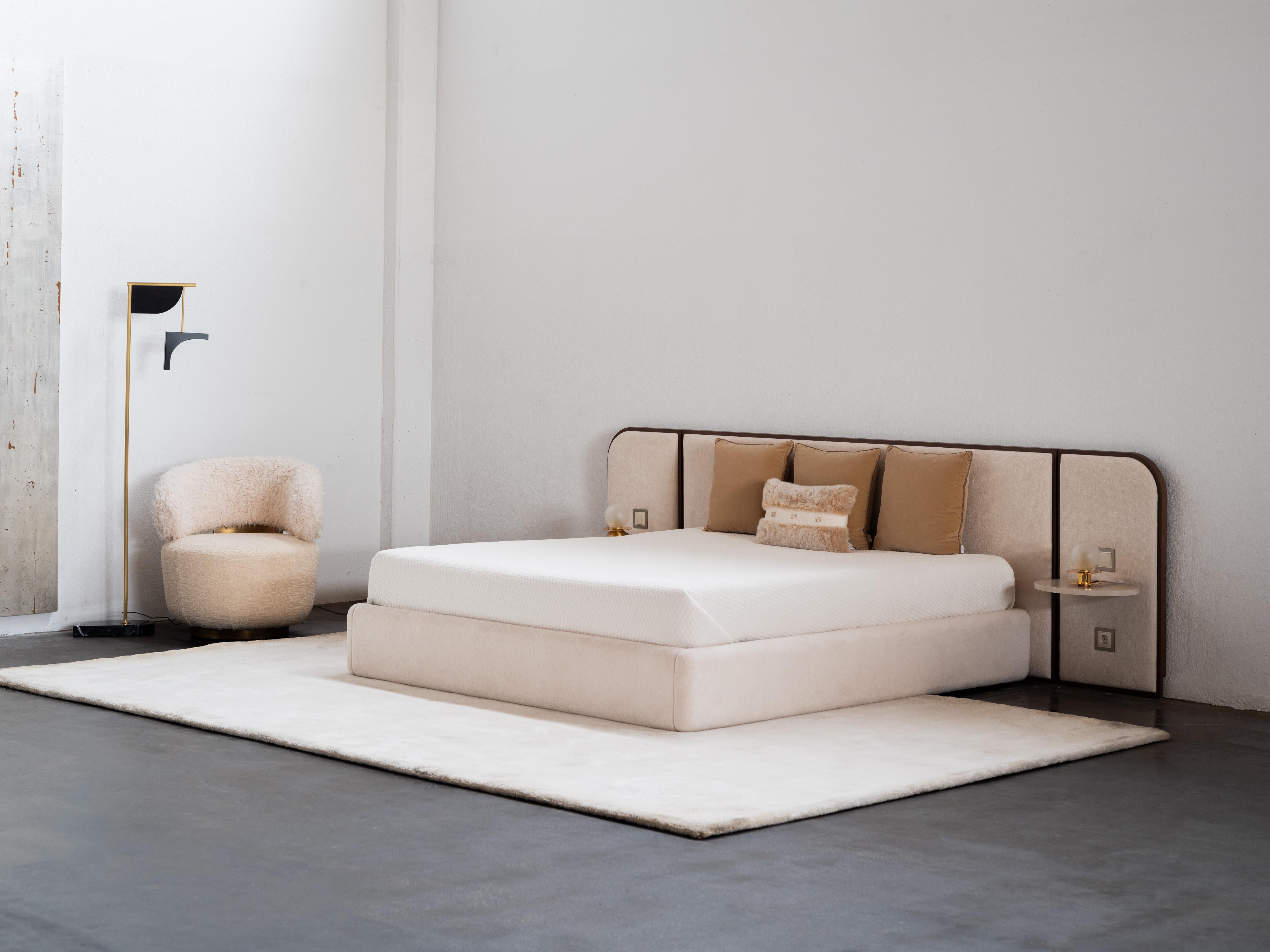 Hand-Crafted Modern Toscana US Queen Size Bed Green DEDAR Velvet Handmade Portugal Greenapple For Sale