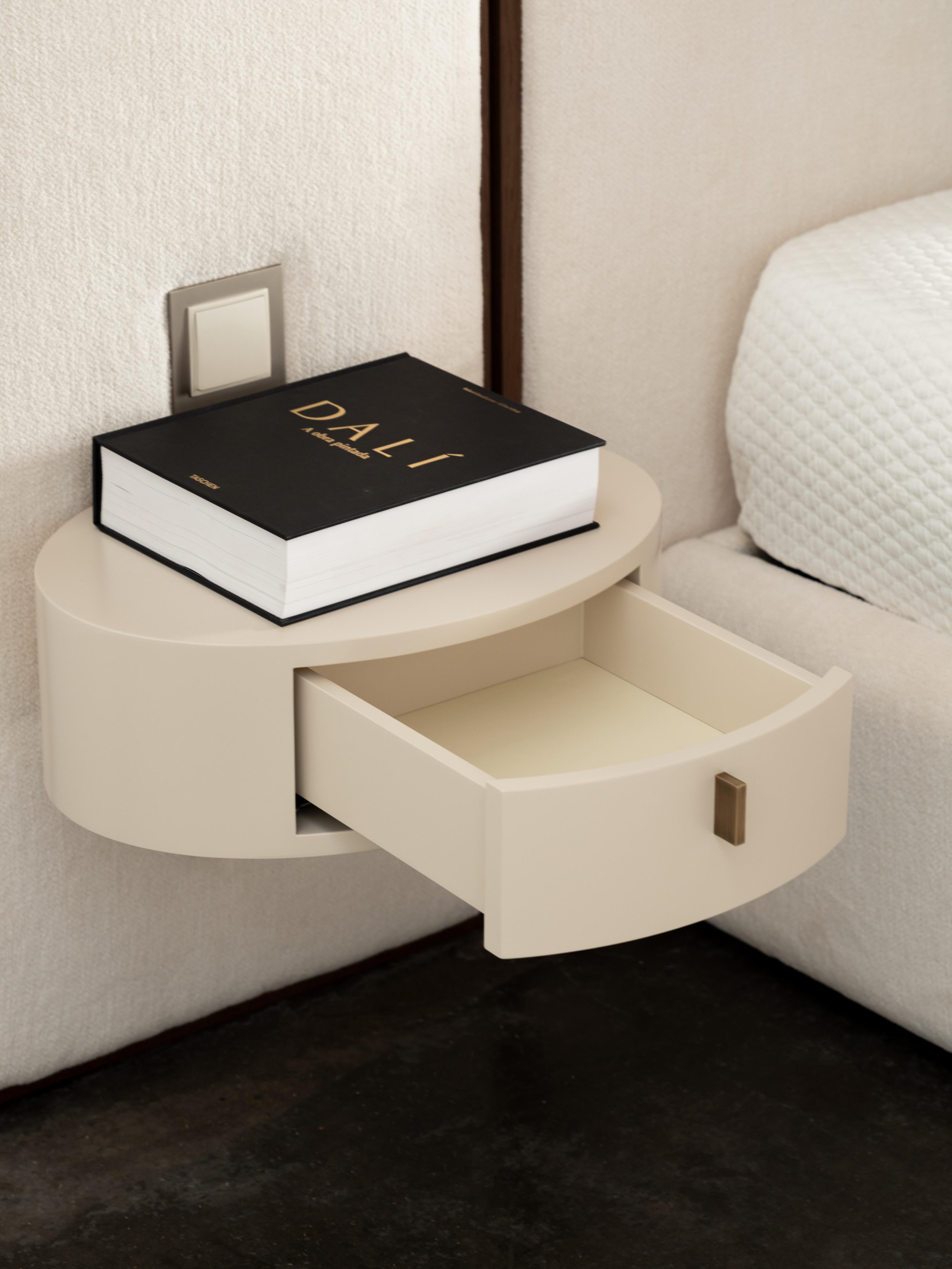 The Moderns Modern Toscana US Queen Size Bed Purple Leather Handmade  Portugal Greenapple en vente 5