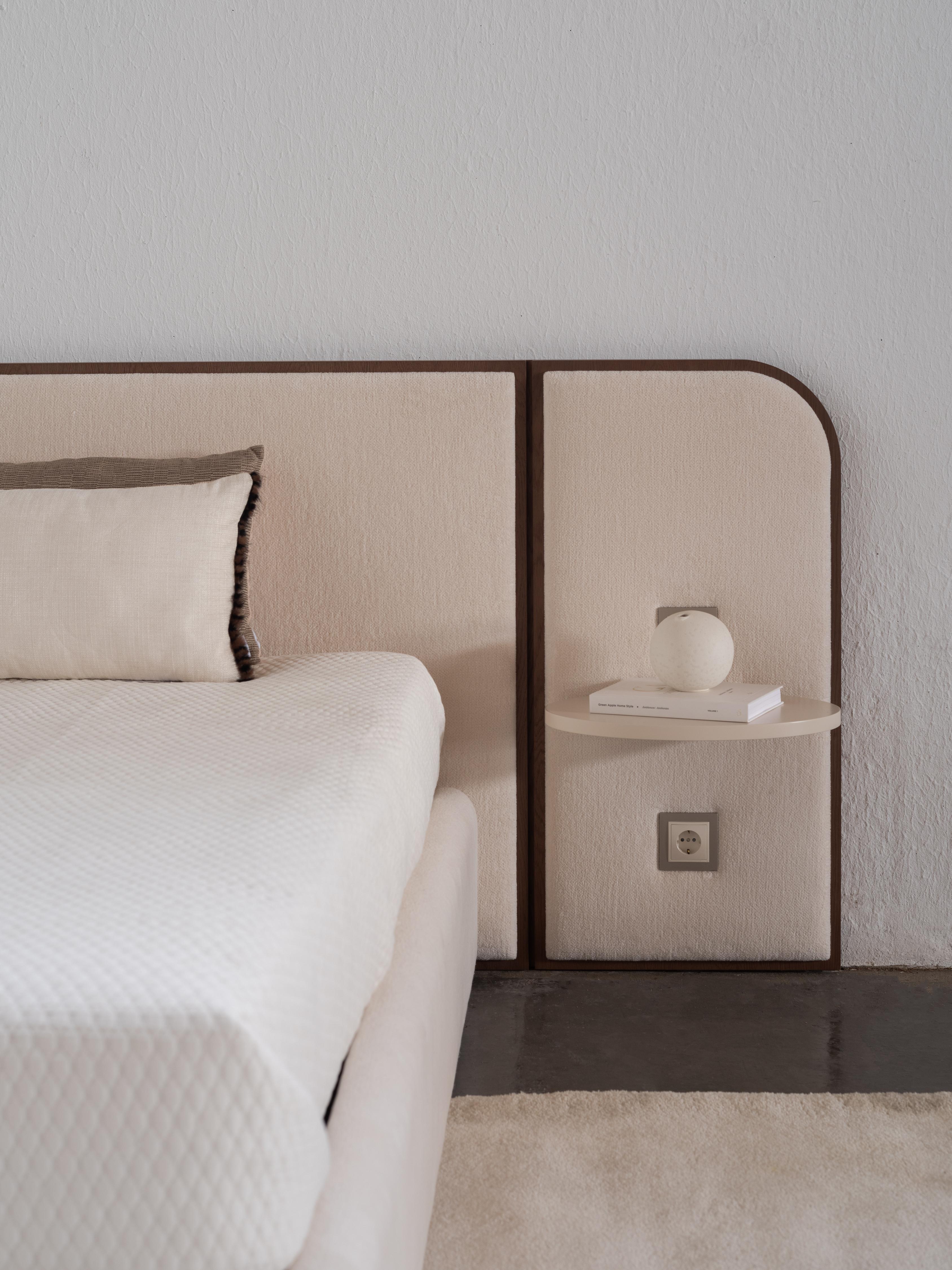 Modernes modernes Toscana US Queen Size Bett aus lila Leder, handgefertigt  Portugal Greenapple im Angebot 2