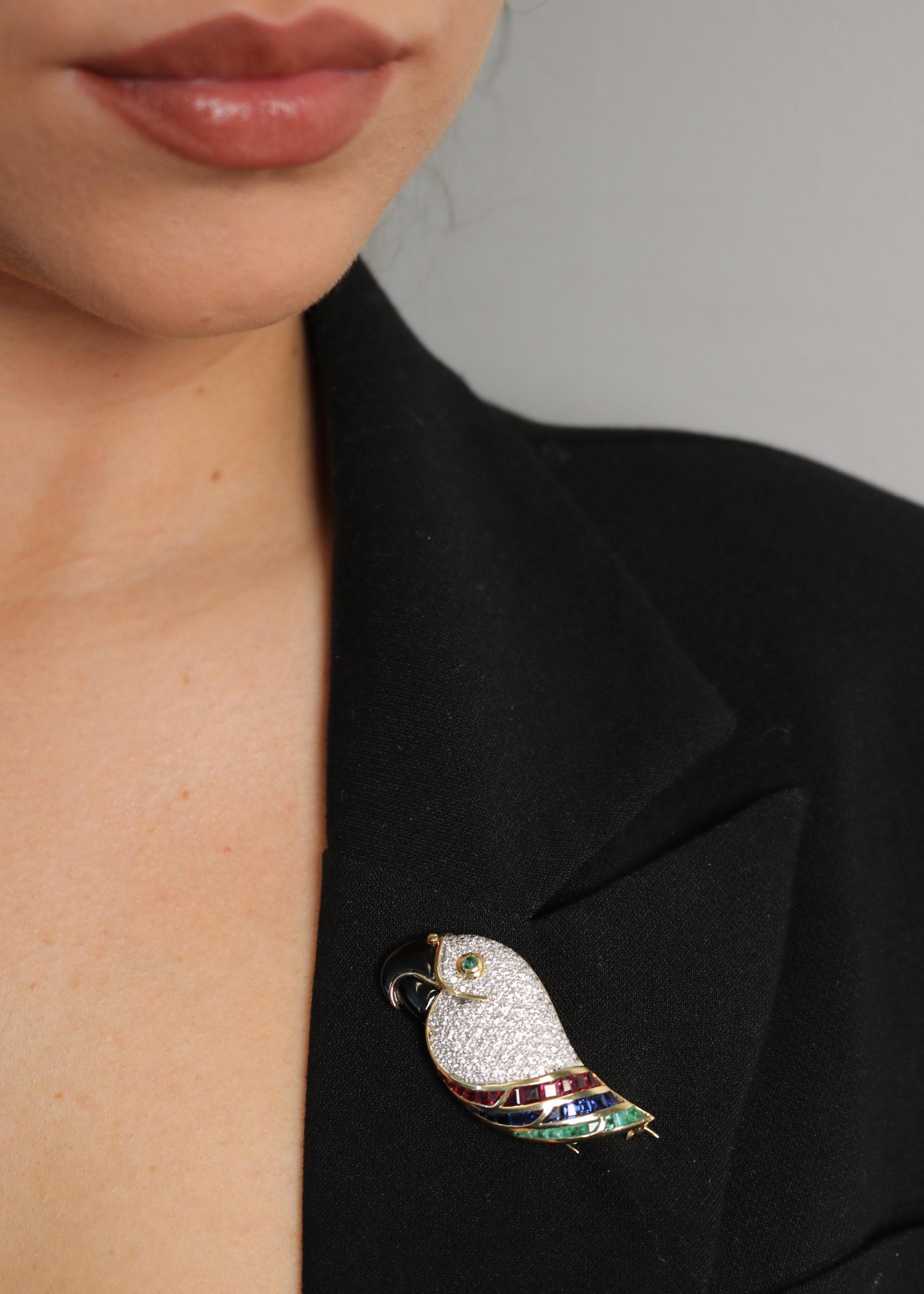 Modern Picchiotti Parrot Bird Brooch 18K Yellow Gold with Emerald Rubies Sapphires