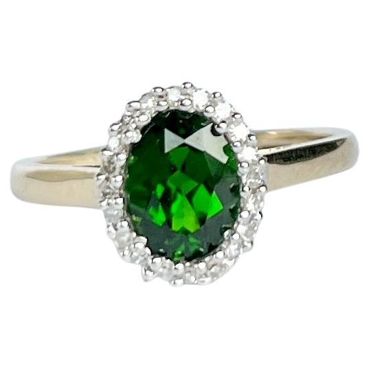 Modern Tourmaline and Diamond 9 Carat Gold Cluster Ring For Sale