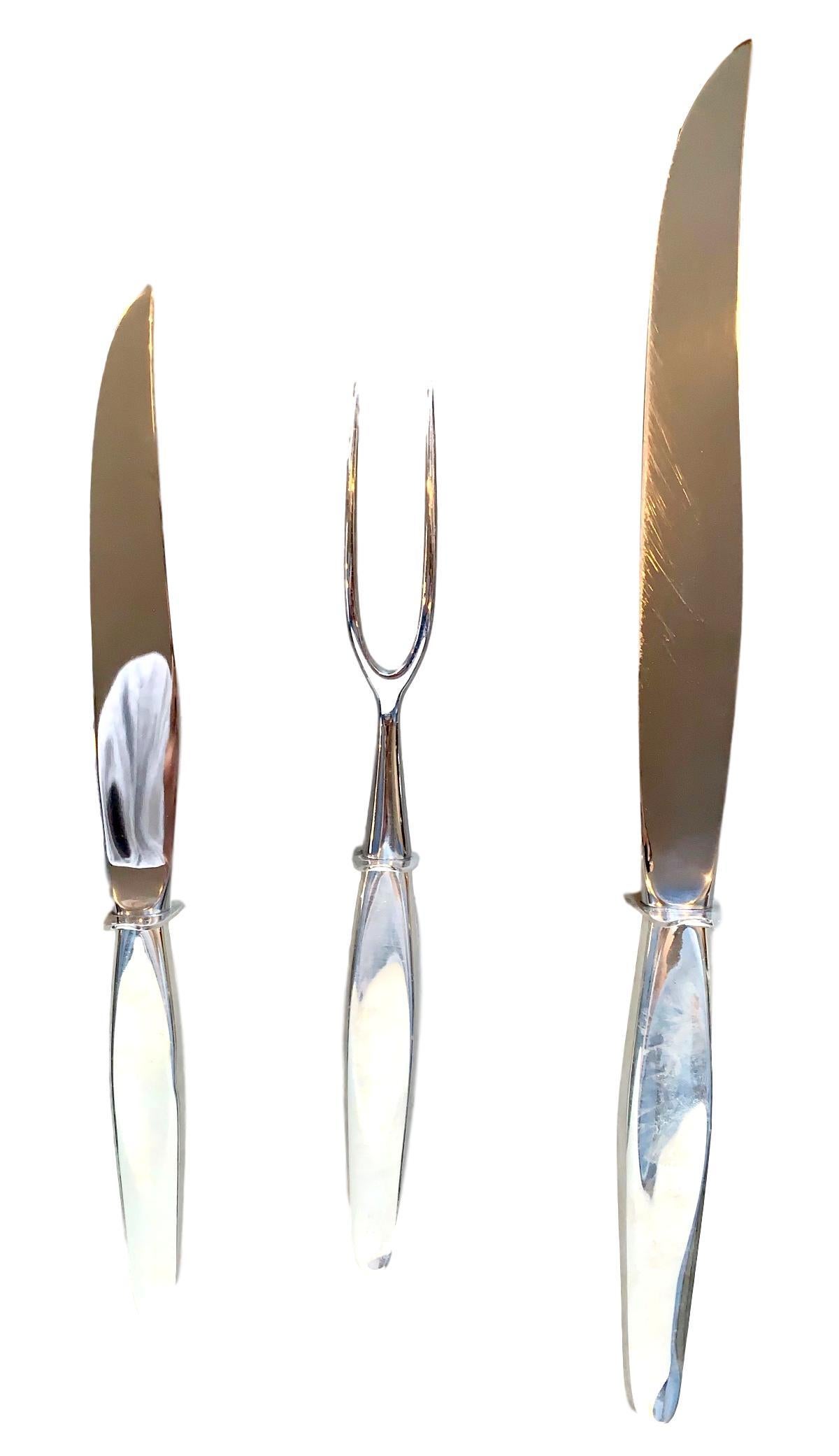 A large 139 piece sterling silver flatware set in the Countour pattern by Towle of Newburyport, MA. Contour was introduced in 1951. Contour has a soft and flowing appearance, it has a play of concave and convex surfaces. The objective of ornament is
