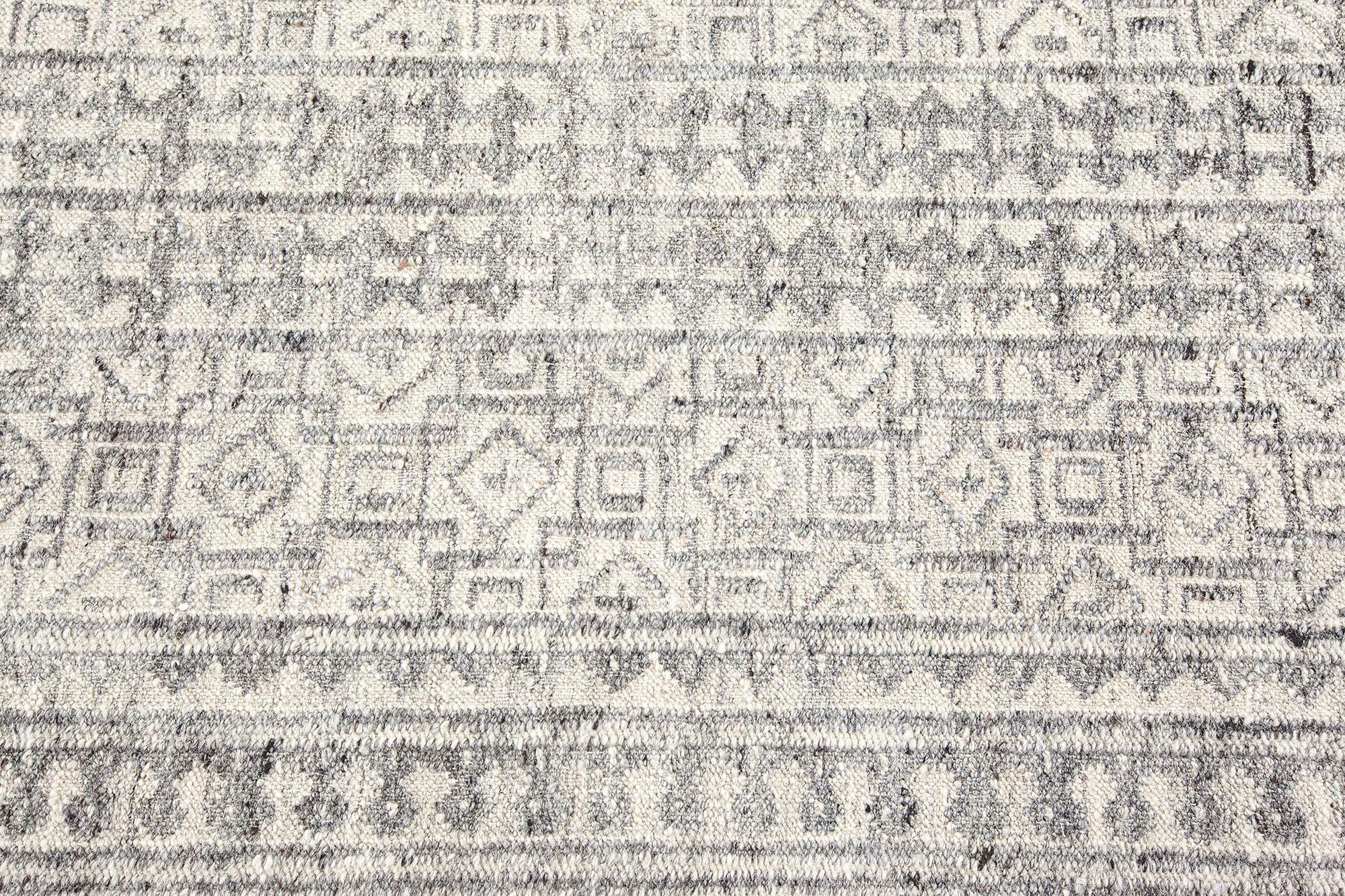 Modern traditional inspired rug by Doris Leslie Blau.
Size: 10'8