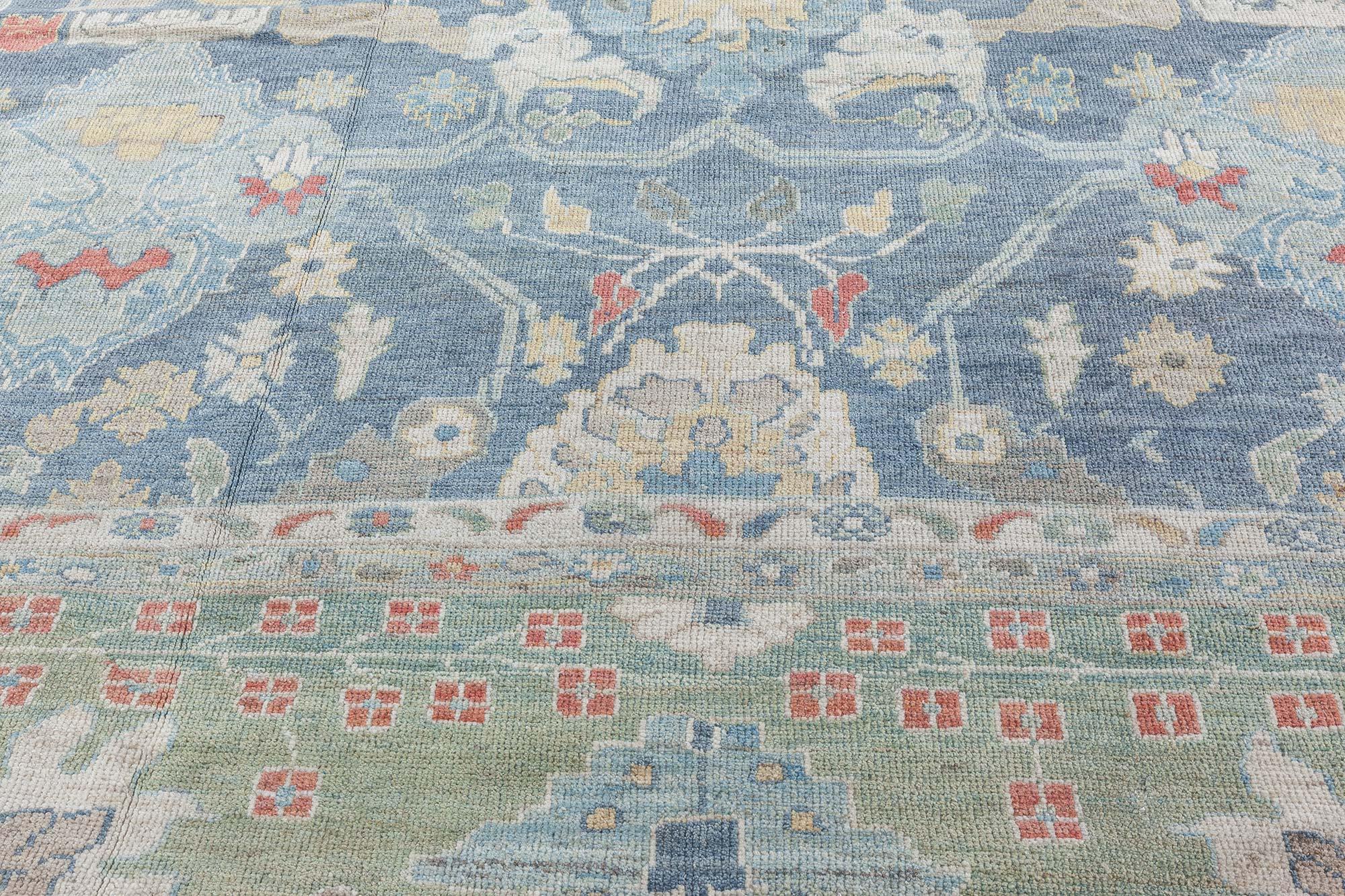 Traditionell inspirierter Teppich von Doris Leslie Blau, Moderne (Indisch) im Angebot