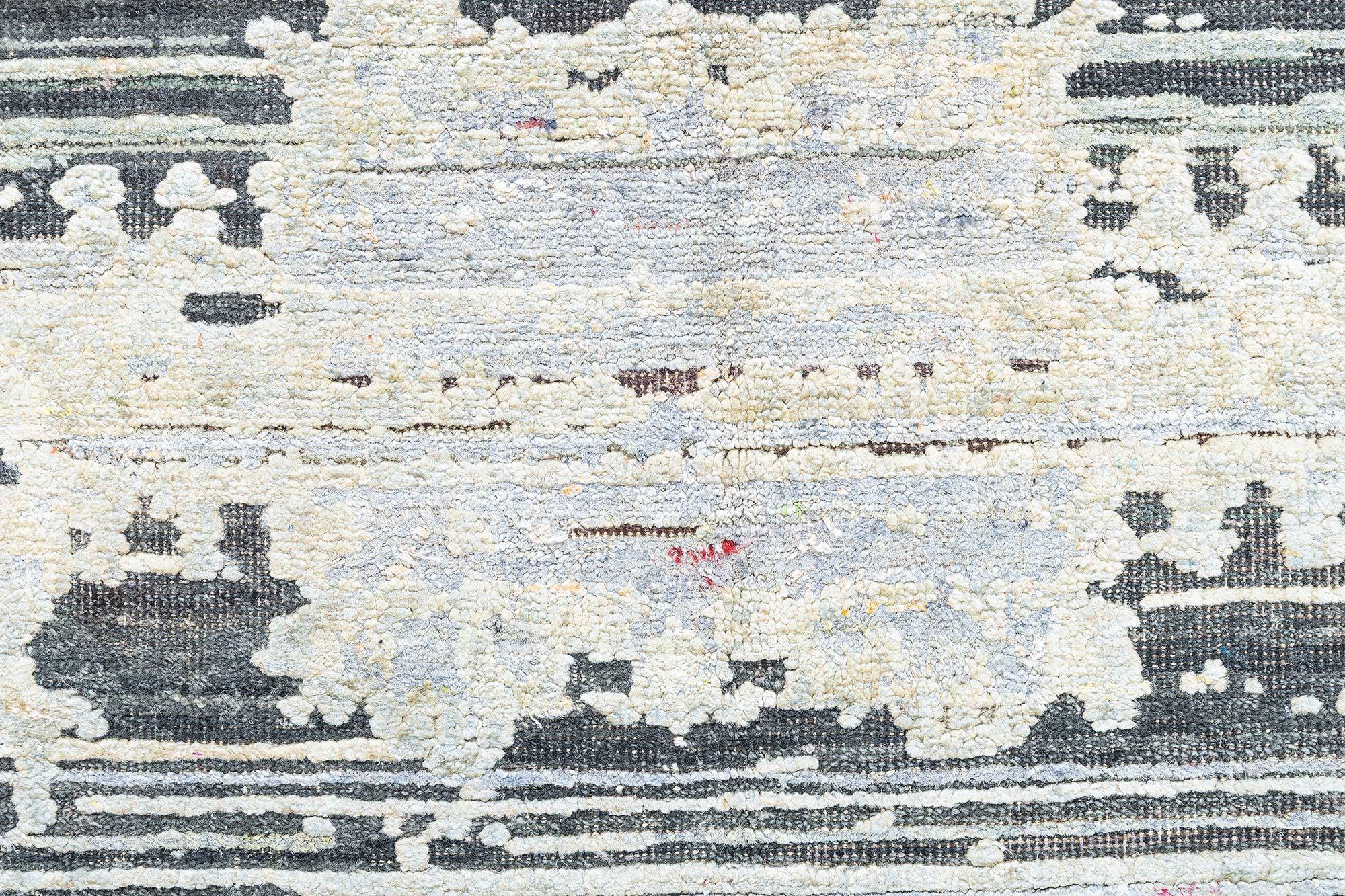Indien Tapis moderne d'inspiration traditionnelle de Doris Leslie Blau en vente