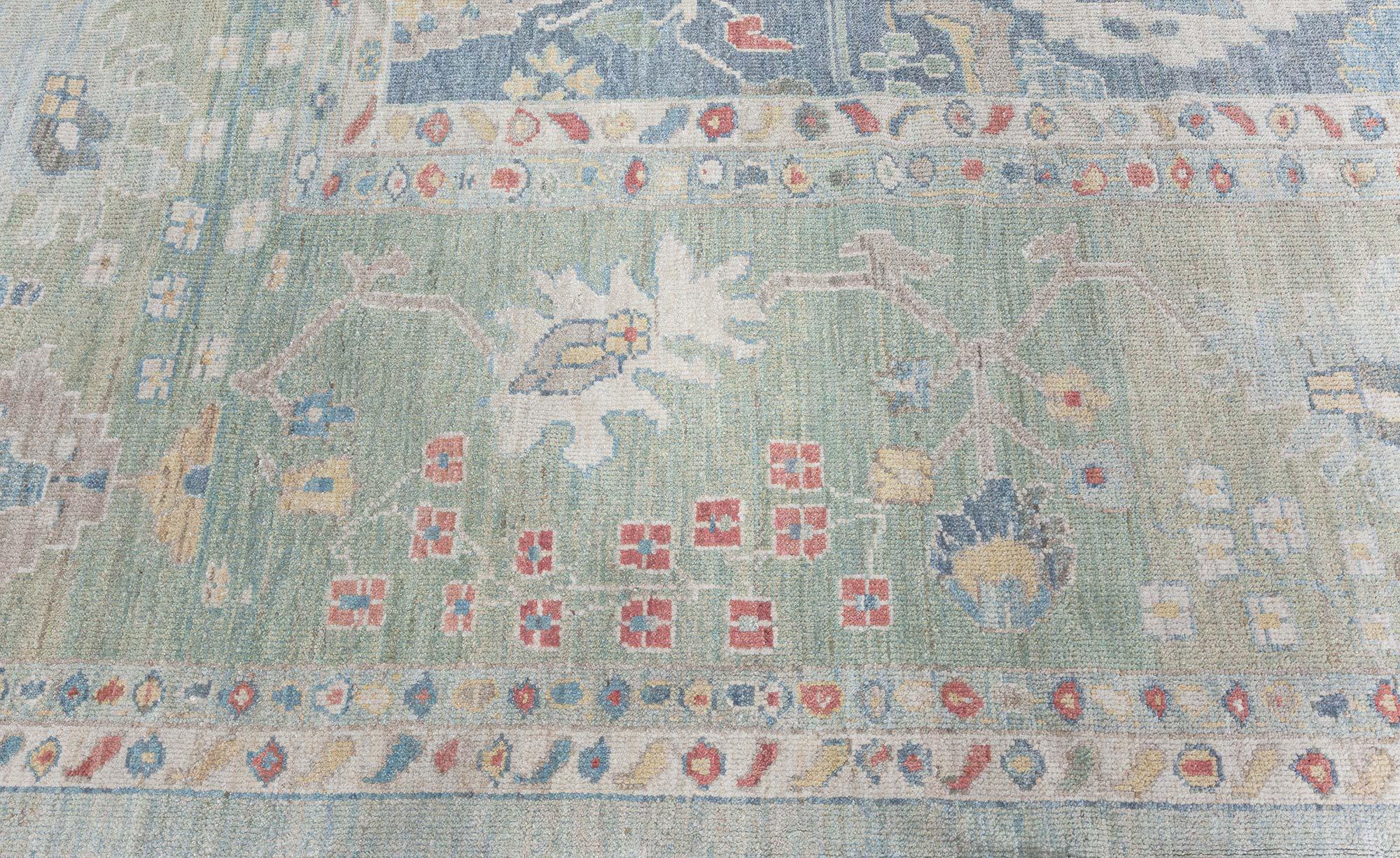 Traditionell inspirierter Teppich von Doris Leslie Blau, Moderne im Zustand „Neu“ im Angebot in New York, NY