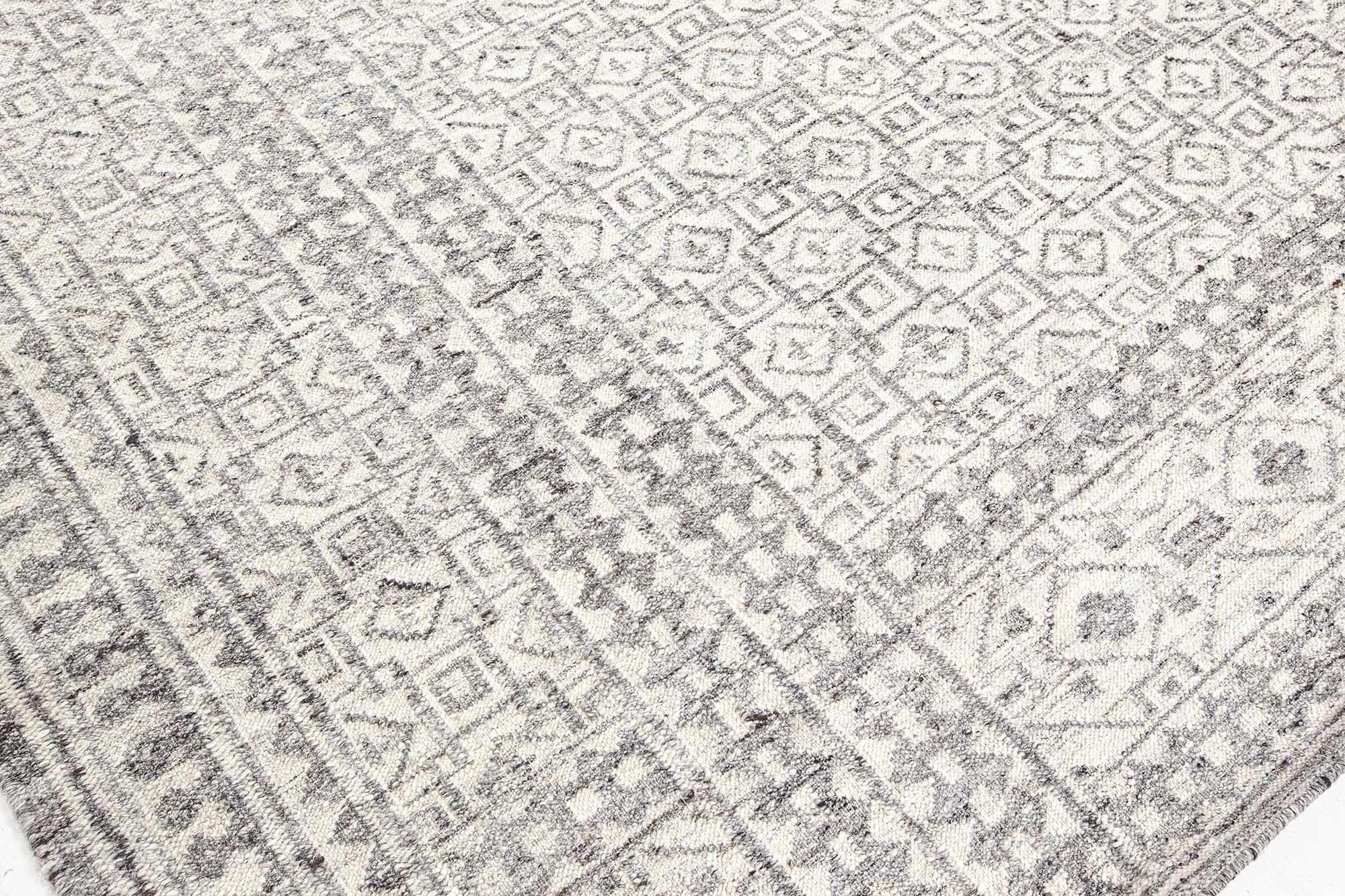 Modern Traditional Inspired Rug by Doris Leslie Blau In New Condition For Sale In New York, NY