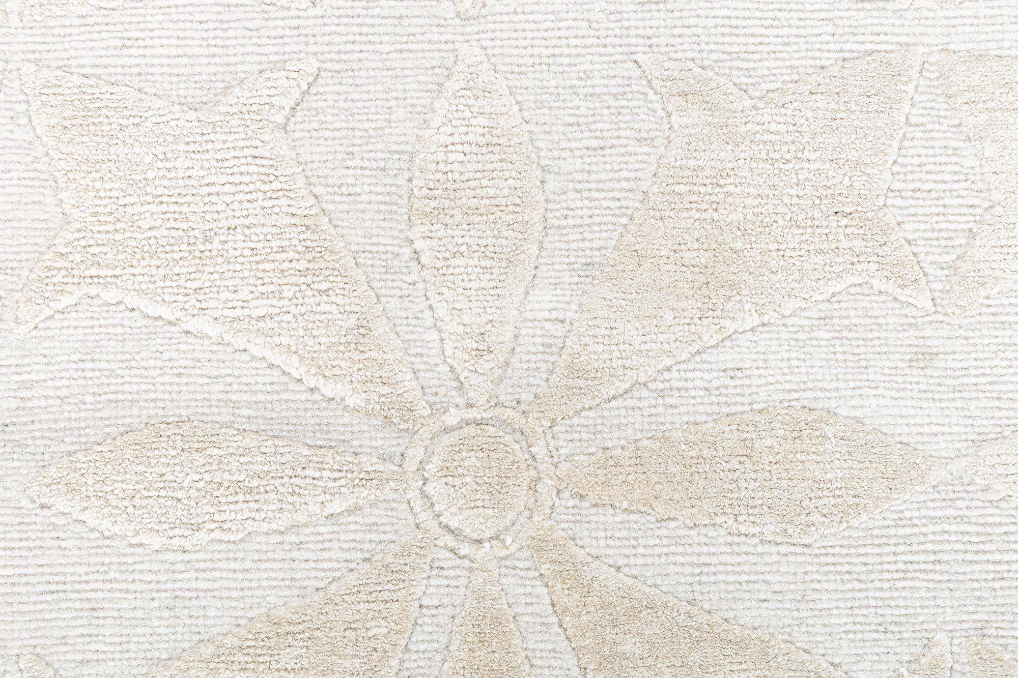 Alfombra moderna de lana y seda de inspiración tradicional de Doris Leslie Blau Moderno en venta