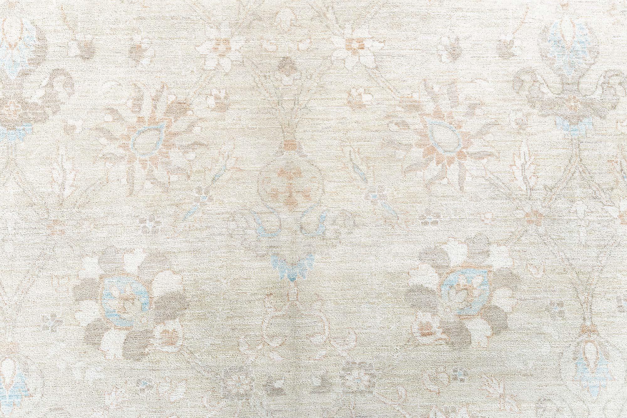Moderner, orientalisch inspirierter Wollteppich von Doris Leslie Blau im Zustand „Neu“ im Angebot in New York, NY