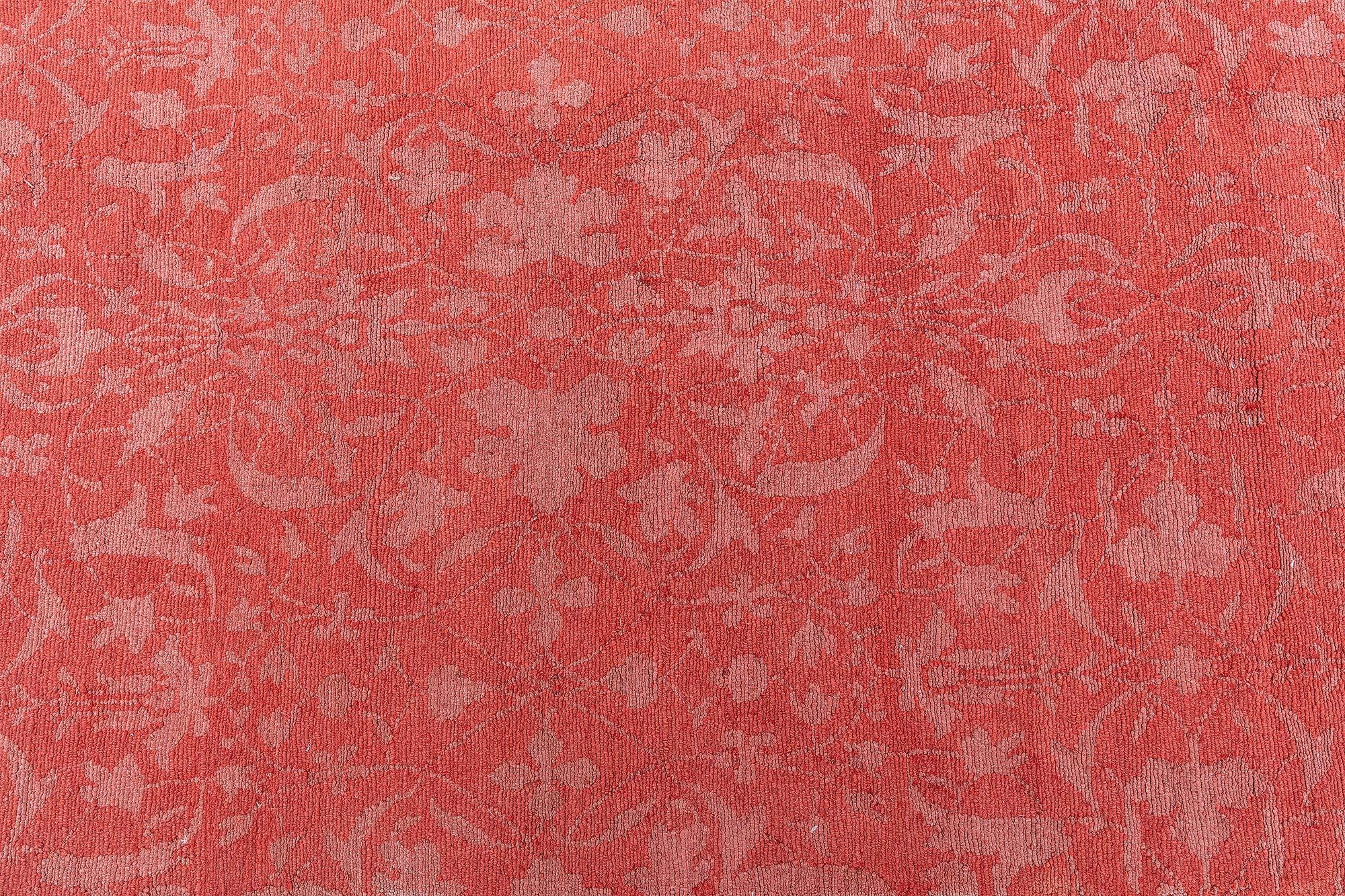 Moderne Tapis moderne traditionnel en laine et soie rouge de Doris Leslie Blau en vente