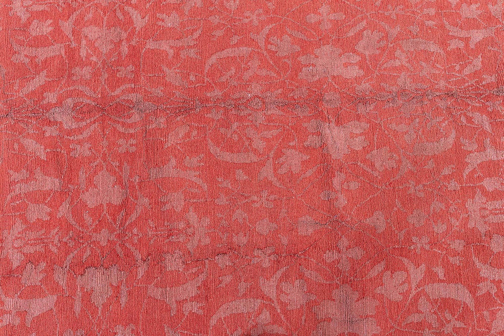 Tibétain Tapis moderne traditionnel en laine et soie rouge de Doris Leslie Blau en vente