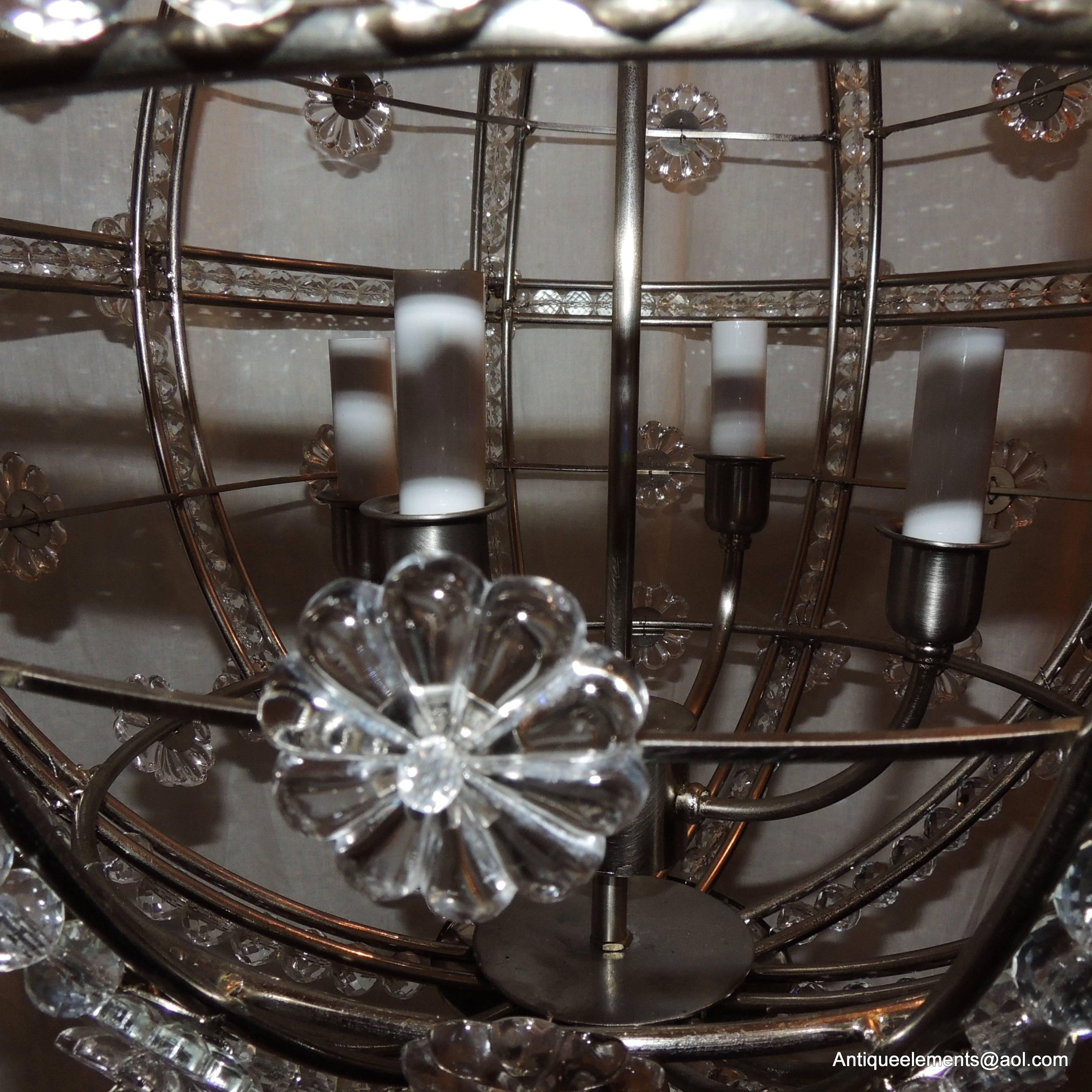 Moderner Sputnik-Kugel-Kronleuchter aus gebürstetem Nickel und Bergkristall, Übergangsstil (Perlenbesetzt) im Angebot