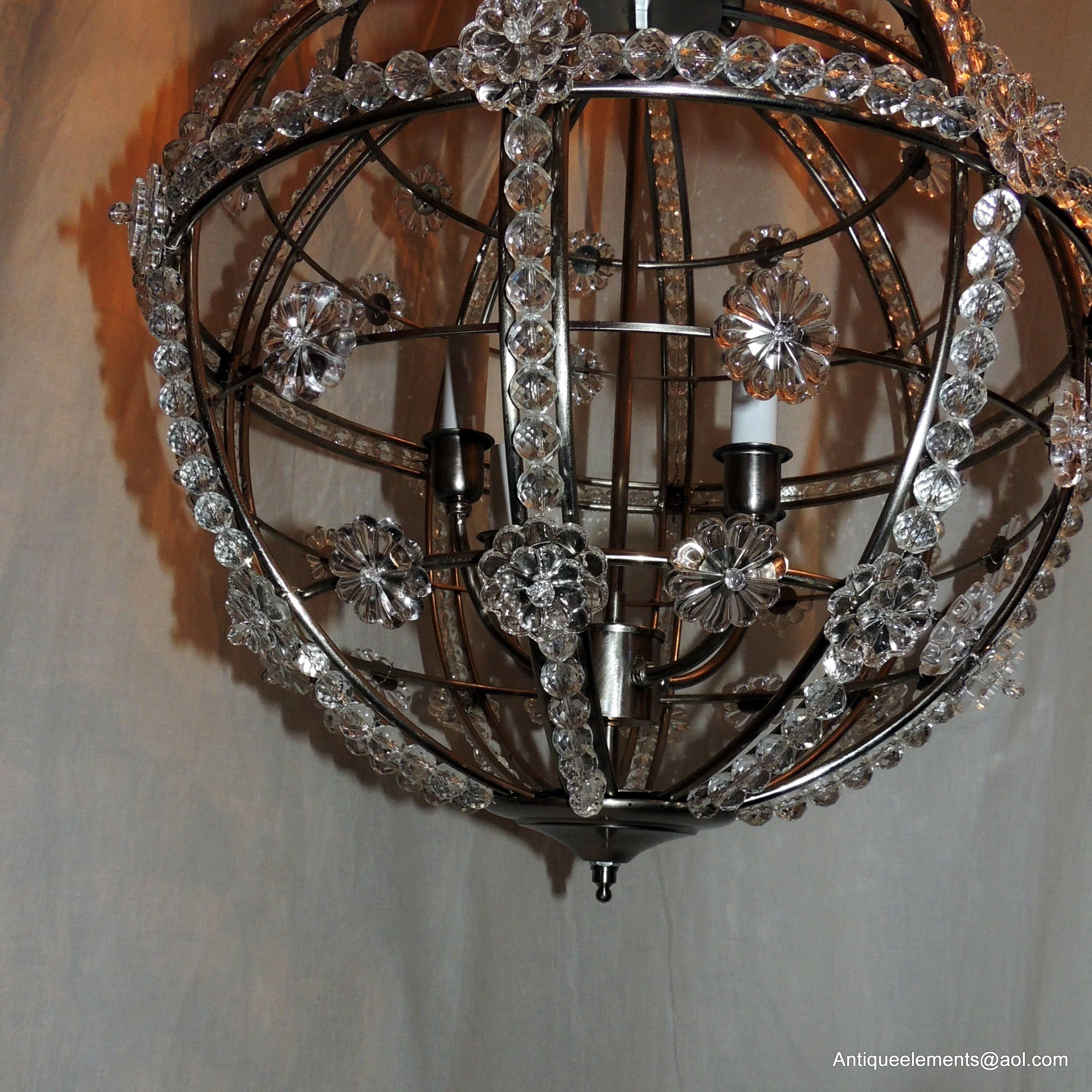 Moderner Sputnik-Kugel-Kronleuchter aus gebürstetem Nickel und Bergkristall, Übergangsstil im Zustand „Gut“ im Angebot in Roslyn, NY