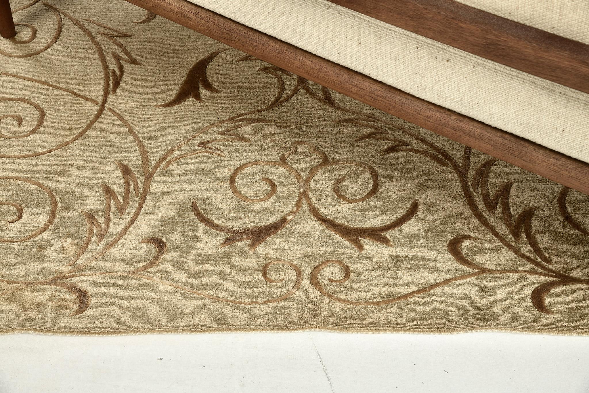 Modern Transitional Design Rug Embossed Pile D417 In New Condition For Sale In WEST HOLLYWOOD, CA