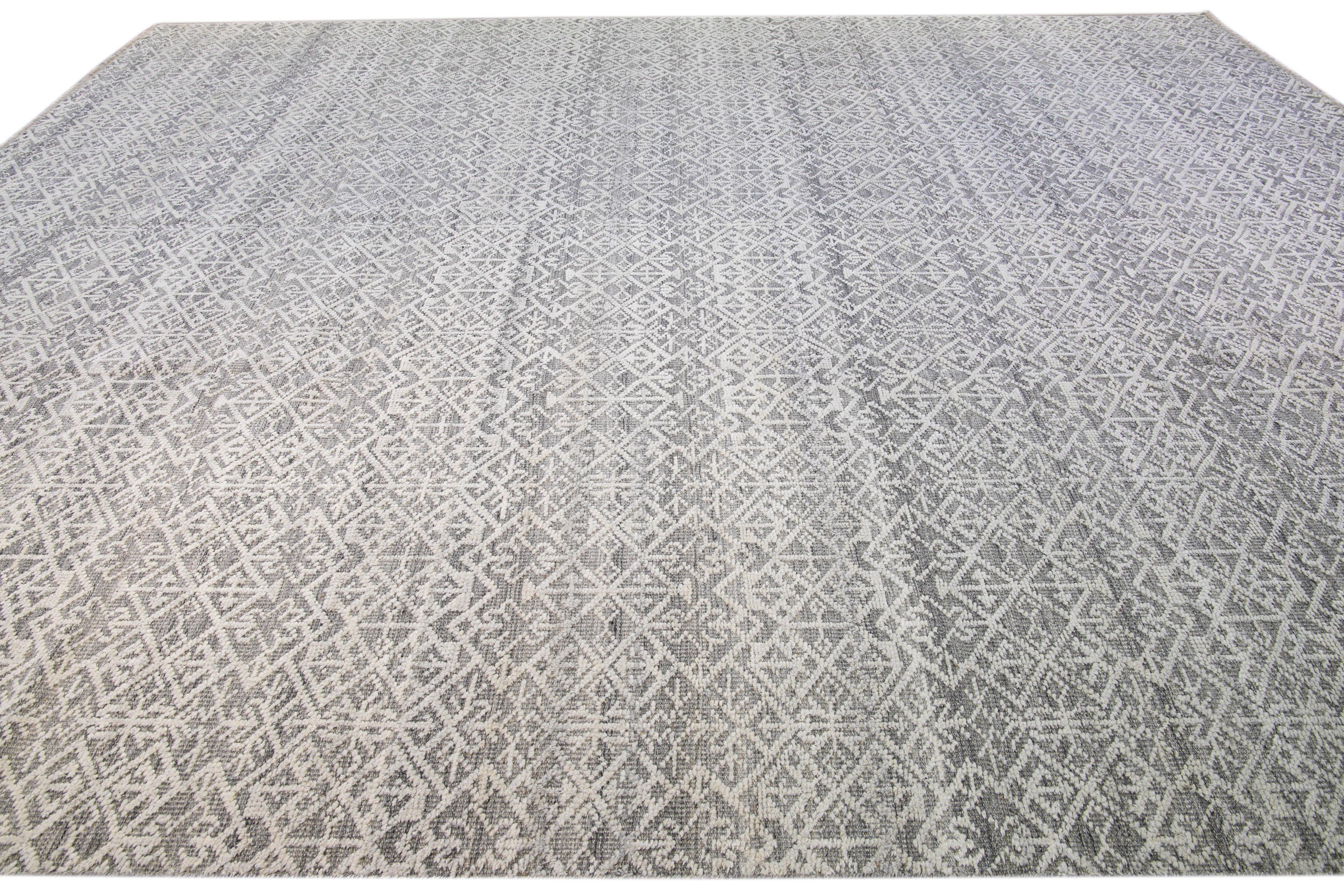 Contemporary Modern Transitional Gray and Ivory Handmade Allover Geometric Oversize Wool Rug For Sale