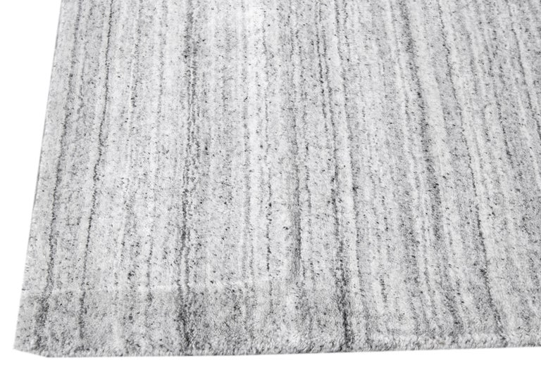 Modern Transitional Solid Gray Rug For Sale at 1stDibs