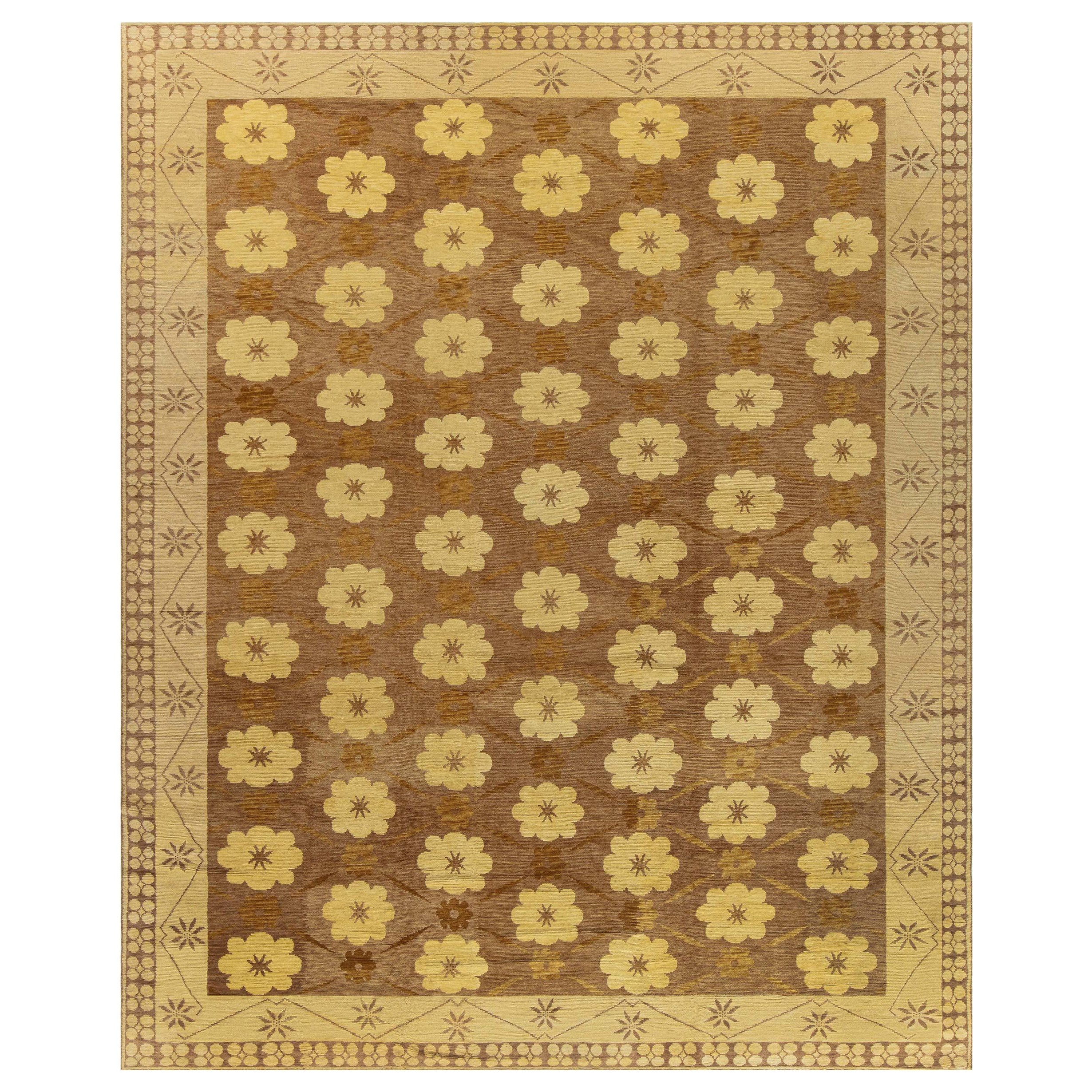 Transitional Rug of Classic Inspiration von Doris Leslie Blau