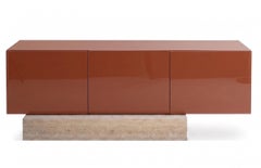 Modernes Sideboard aus Travertin-Marmor und glänzend lackiertem Holz, Modell „Mogg Block“, RAL 8004