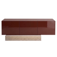 Credenza in marmo travertino moderno e laccato lucido Mogg Block RAL8012