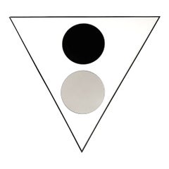 Modern Triangular white Mirror 'Amore E Psiche'