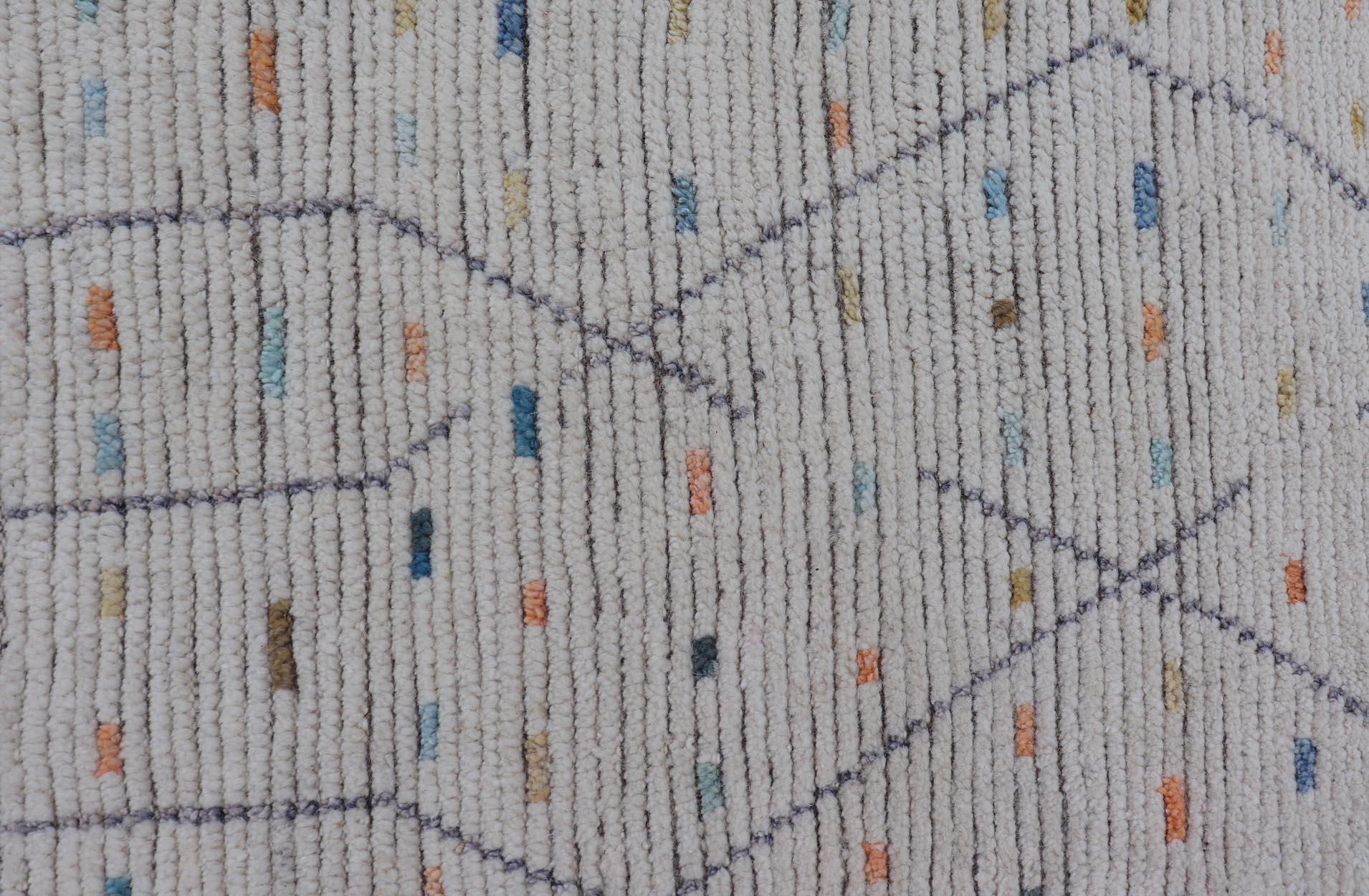 Moderner Stammesteppich aus Wolle mit subgeometrischem Design von Keivan Woven Arts  (21. Jahrhundert und zeitgenössisch) im Angebot