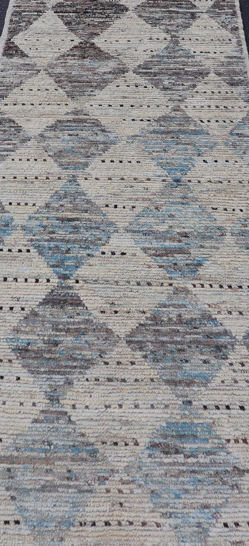 Moderns Runner by Keivan Woven Arts With Diamond Design 3'1