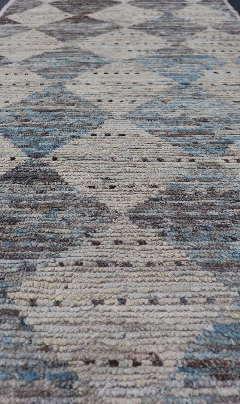Moderns Runner by Keivan Woven Arts With Diamond Design 3'1