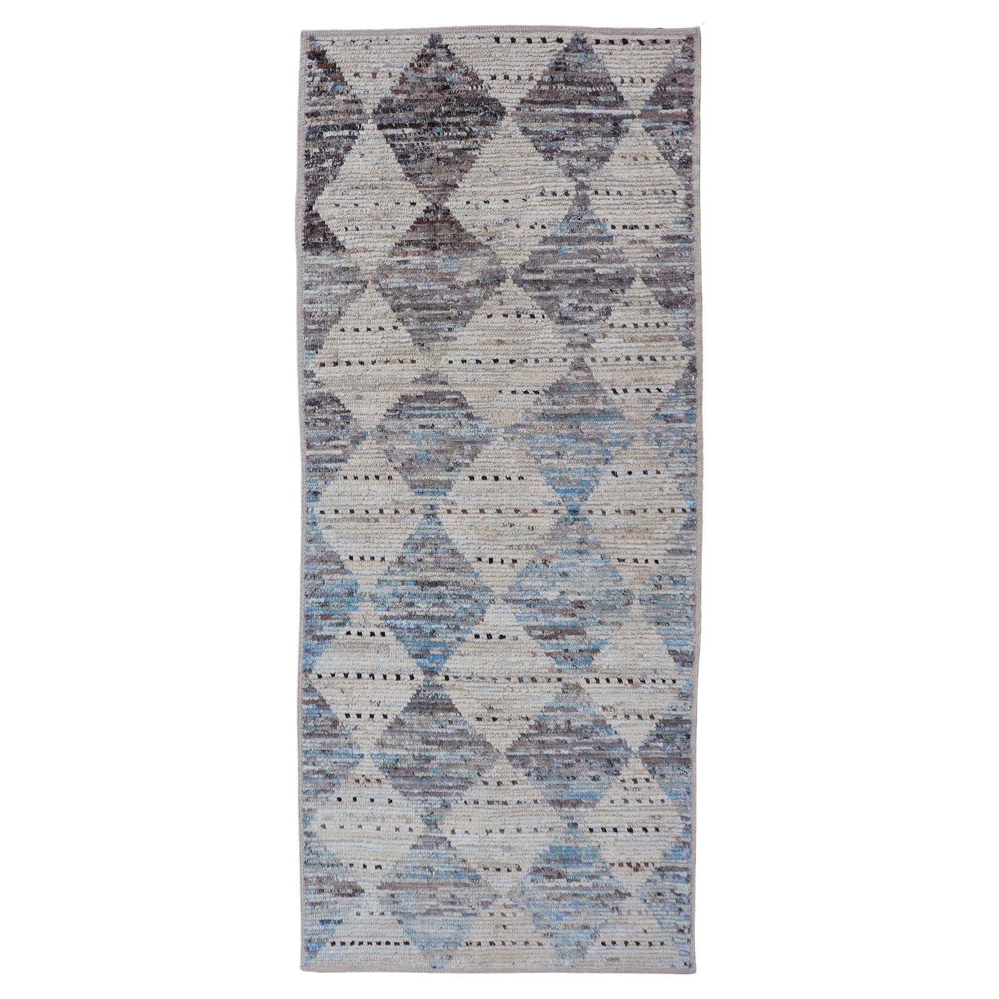 Moderns Runner by Keivan Woven Arts With Diamond Design 3'1" X7'10"
