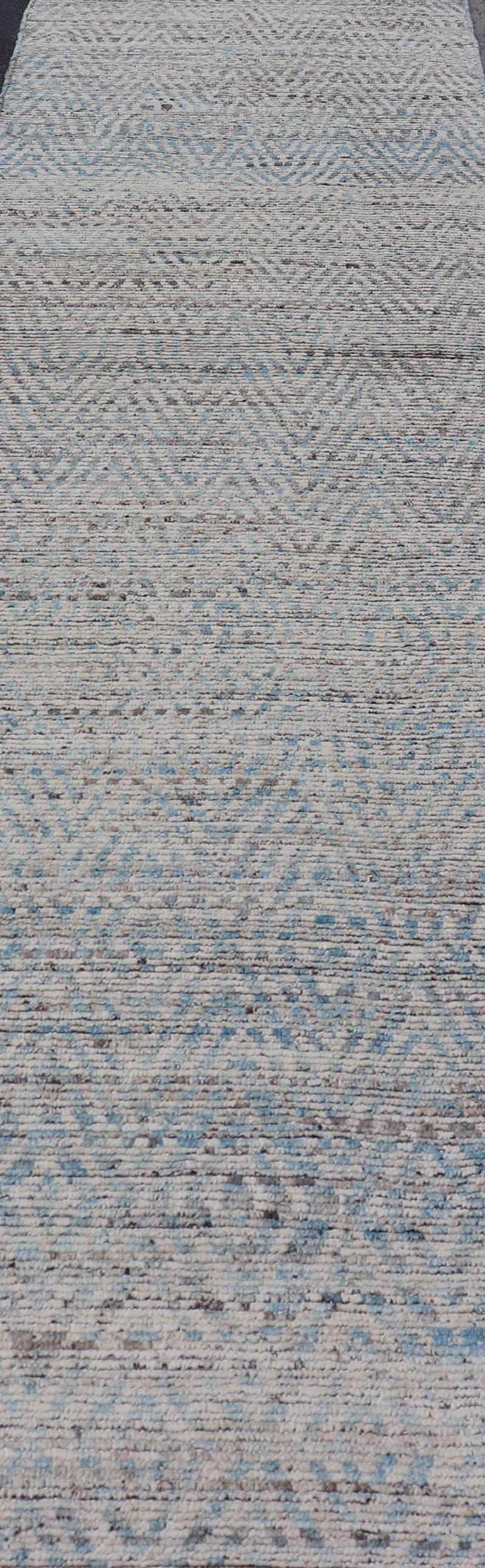 Tapis de course tribal moderne avec un Design/One Modern par Keivan Woven Arts 3'8