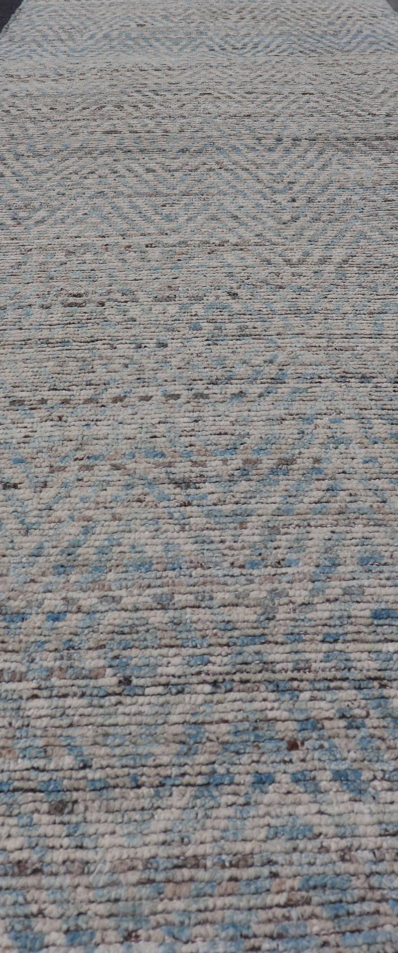 Tapis de course tribal moderne avec un Design/One Modern par Keivan Woven Arts 3'8