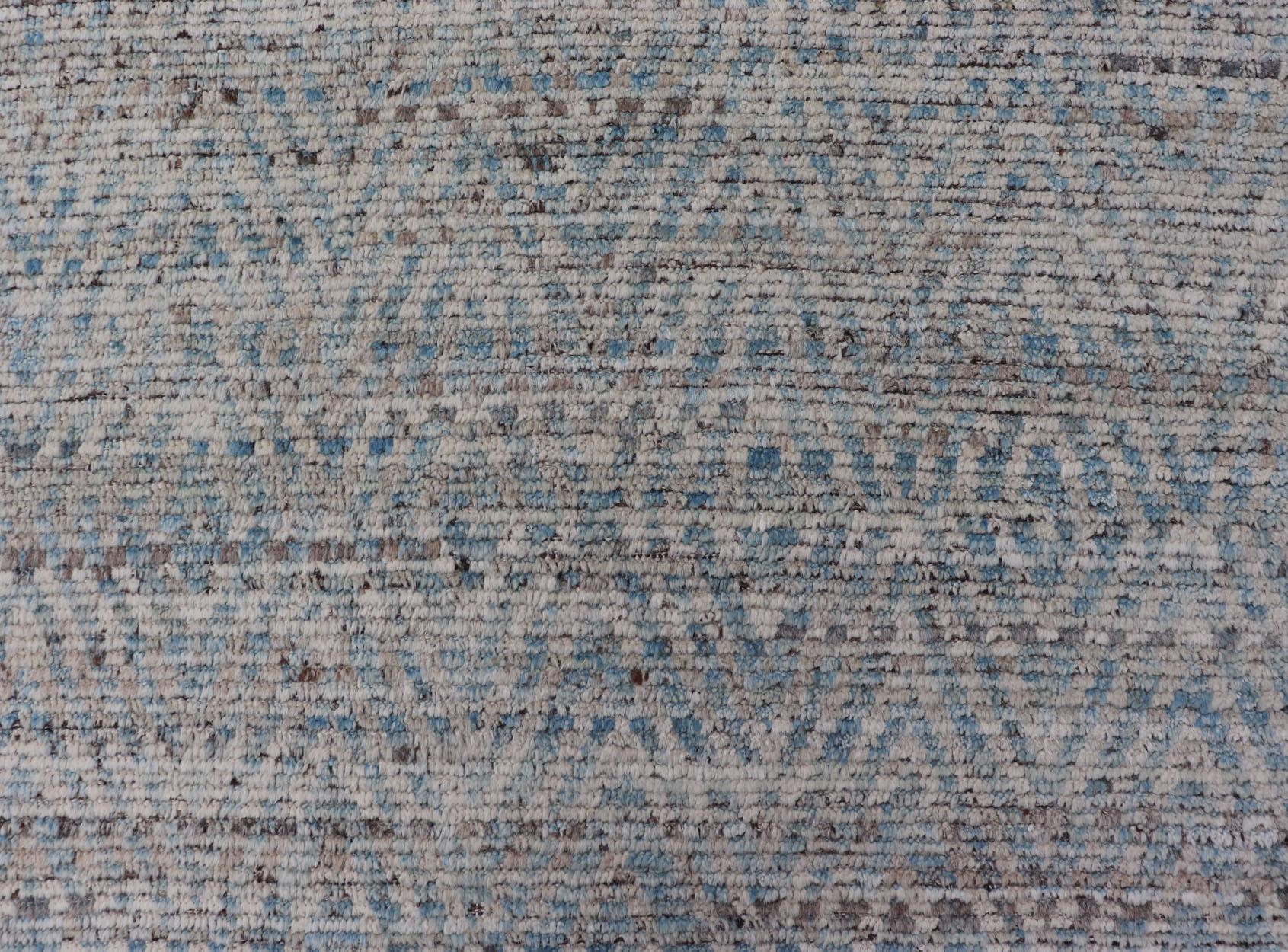 Moderne Tapis de course tribal moderne avec un Design/One Modern par Keivan Woven Arts 3'8