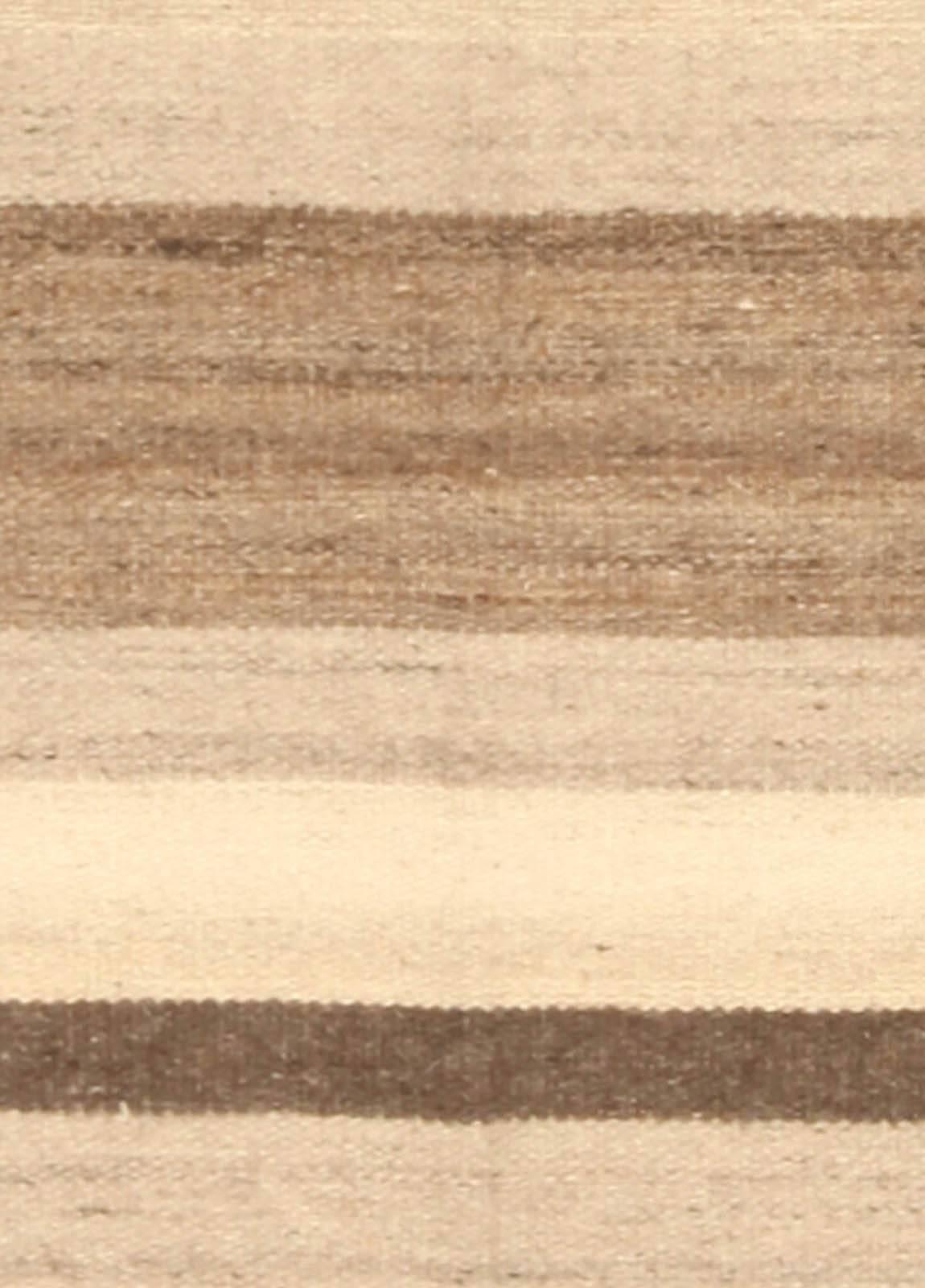 Indien Tapis tribal moderne de style Tulu Nadu rayé fait à la main par Doris Leslie Blau en vente