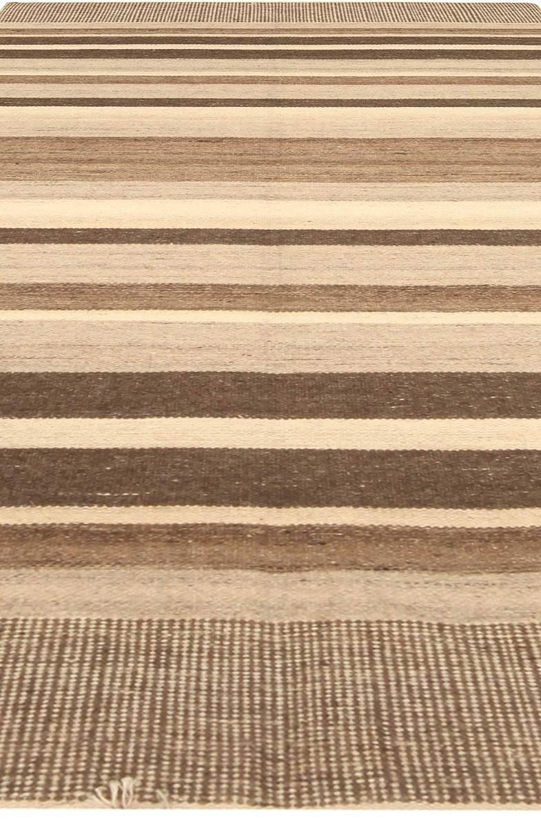 Noué à la main Tapis tribal moderne de style Tulu Nadu rayé fait à la main par Doris Leslie Blau en vente