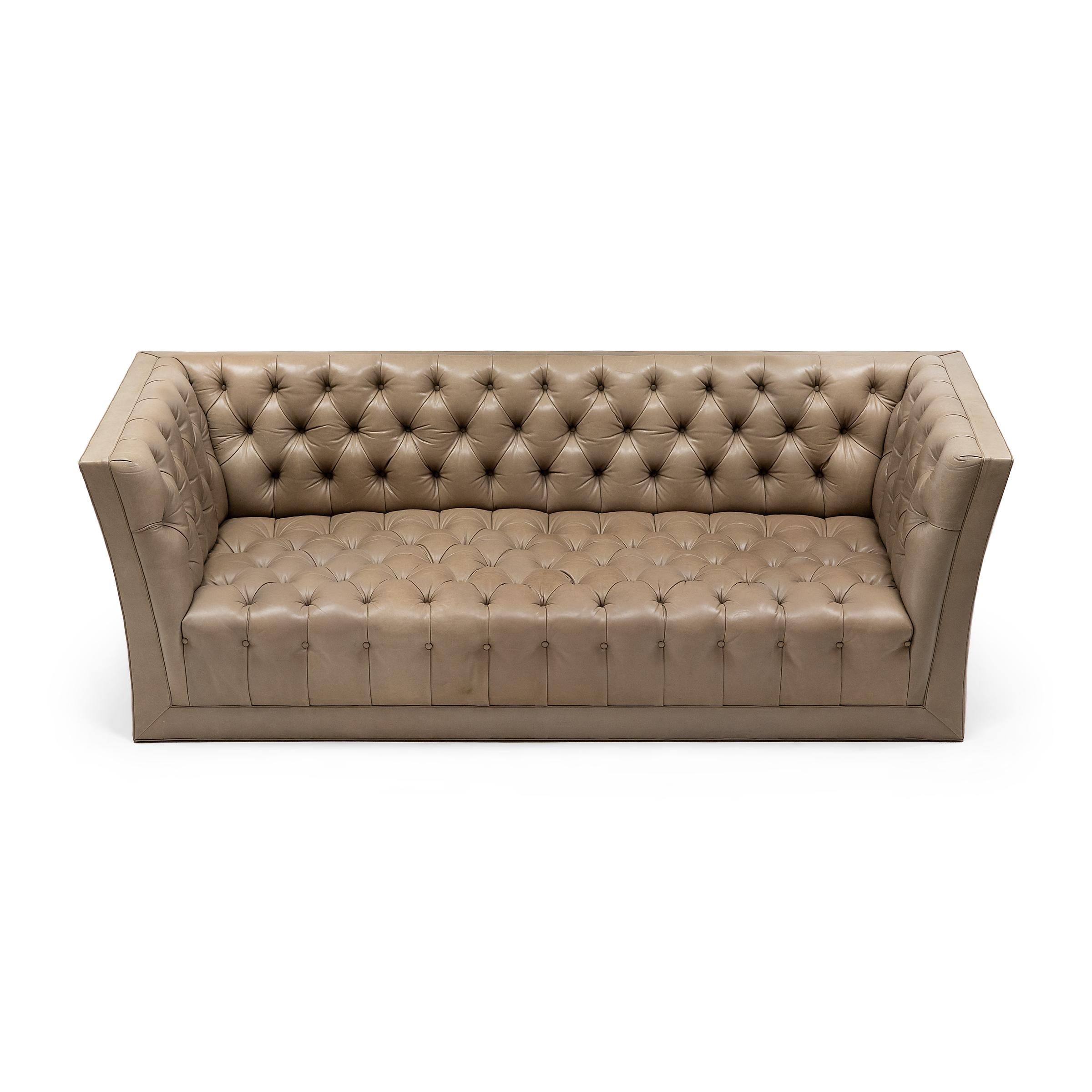 Modern Tufted Leather Sofa In Good Condition For Sale In Chicago, IL