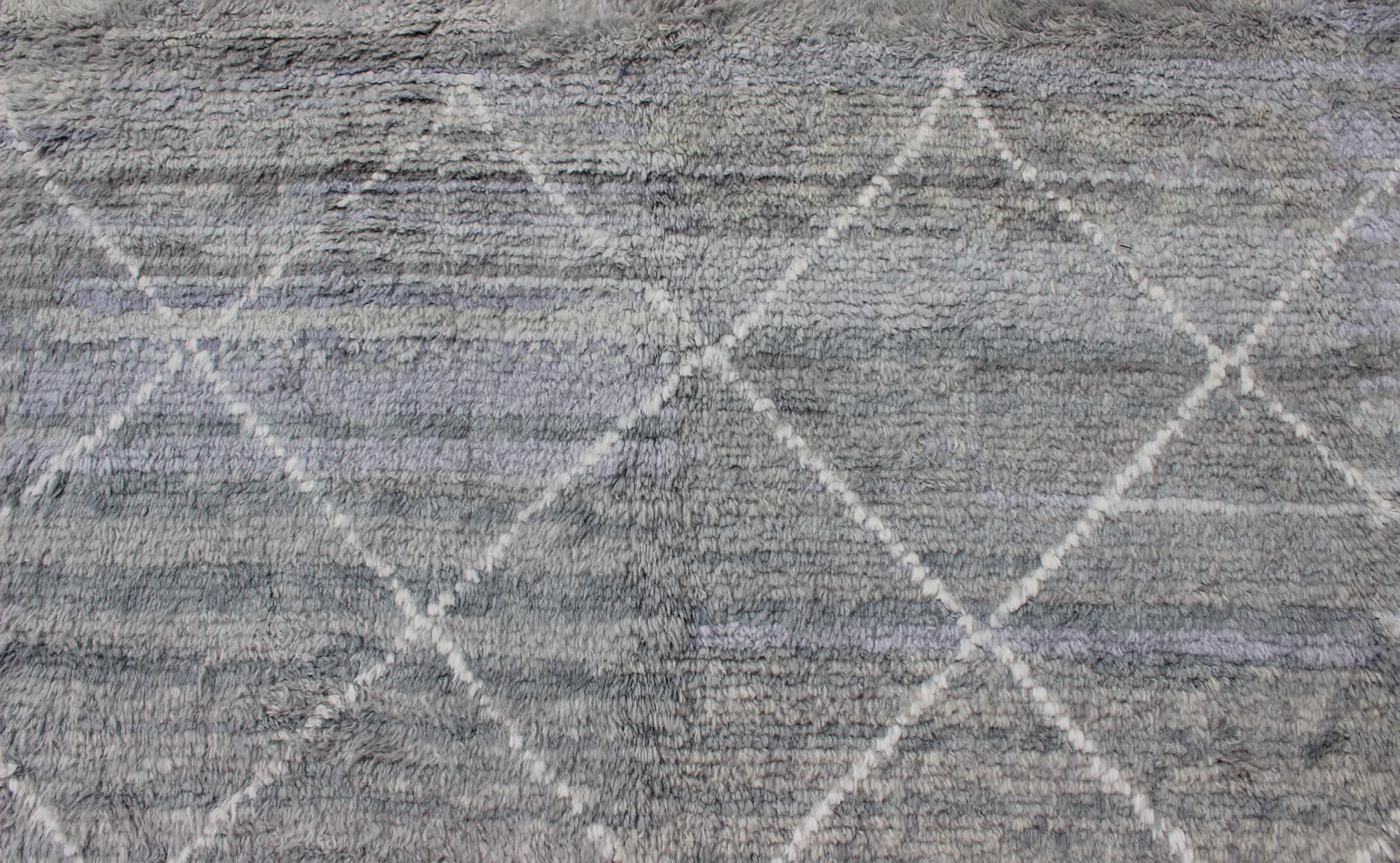 Moderner Tulu-Moroccan-Teppich mit All-Over-Gitterdesign im Angebot 3