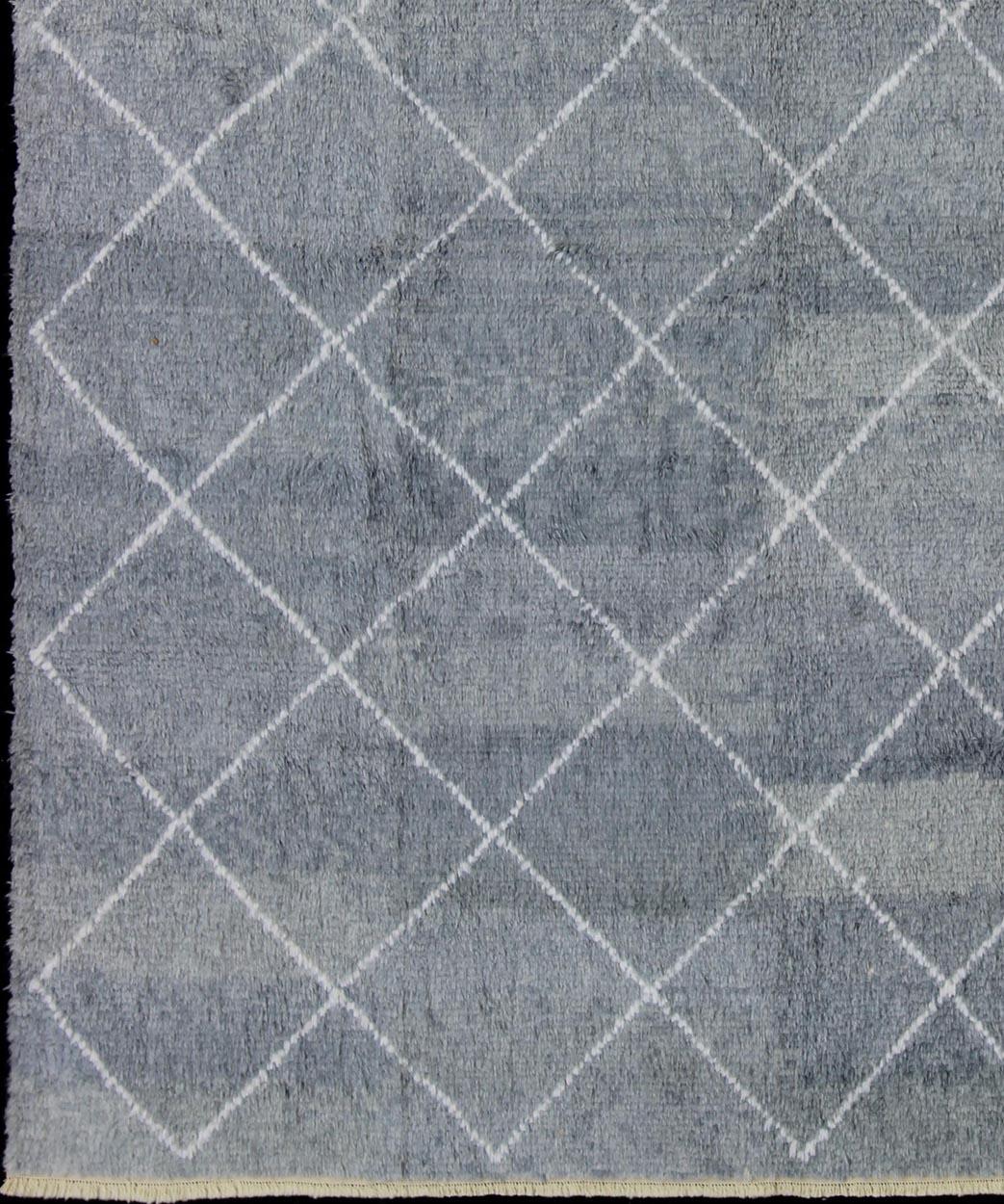 Moderner Tulu-Moroccan-Teppich mit All-Over-Gitterdesign (Türkisch) im Angebot