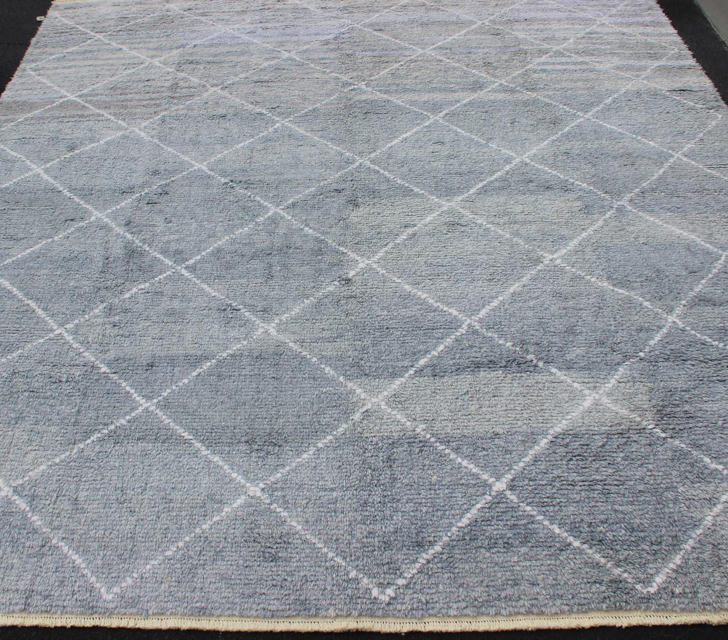 Wool Modern Tulu-Moroccan Rug with All-Over Lattice Design For Sale