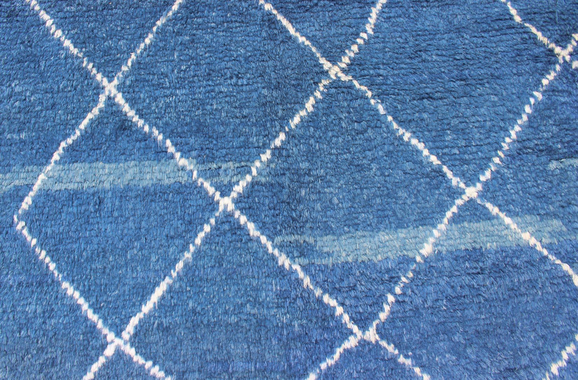 Modern Tulu-Moroccan Rug Rug with All-Over Lattice Design in Blue For Sale 3