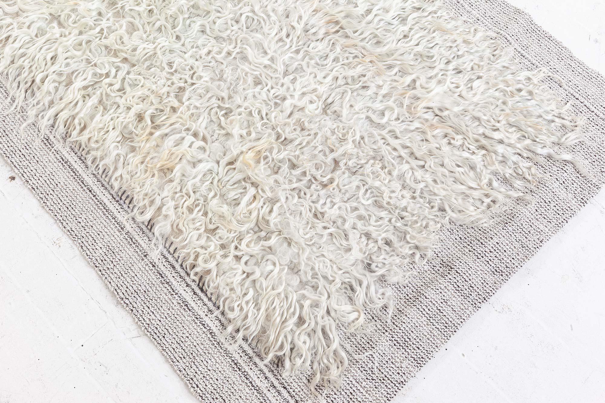 Modern Tulu Rug by Doris Leslie Blau In New Condition For Sale In New York, NY