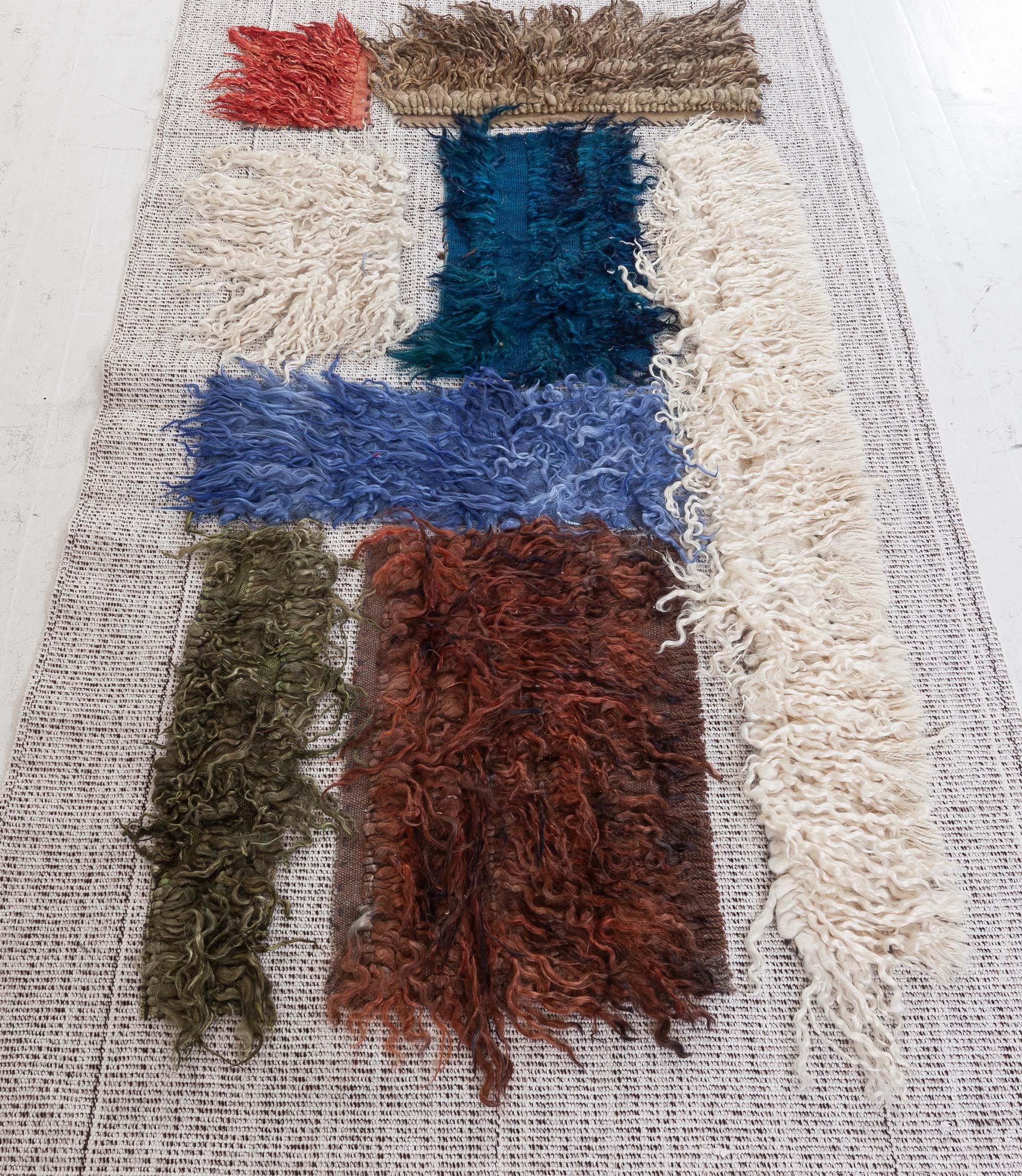 Modern Tulu Rug by Doris Leslie Blau In New Condition For Sale In New York, NY