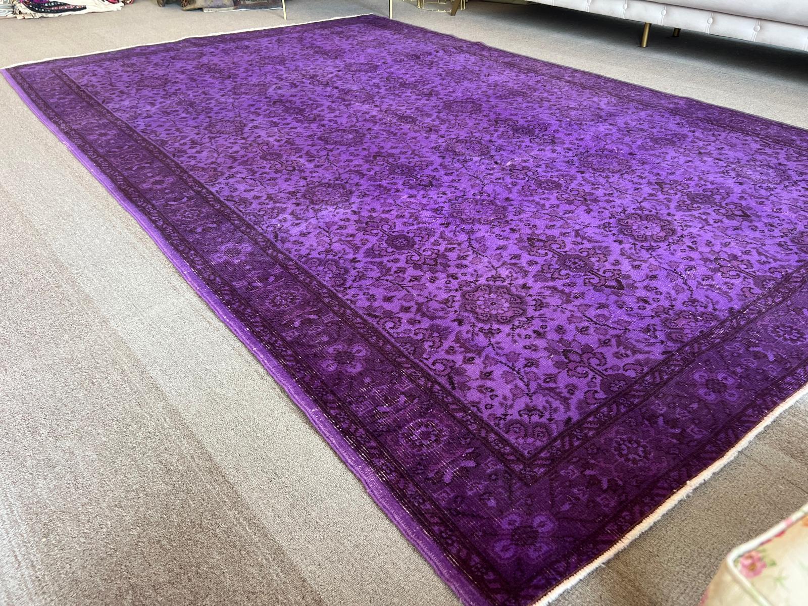 Wool 6.7x10.2 ft Modern Turkish Area Rug in Purple. Floral Patterned Handmade Carpet For Sale