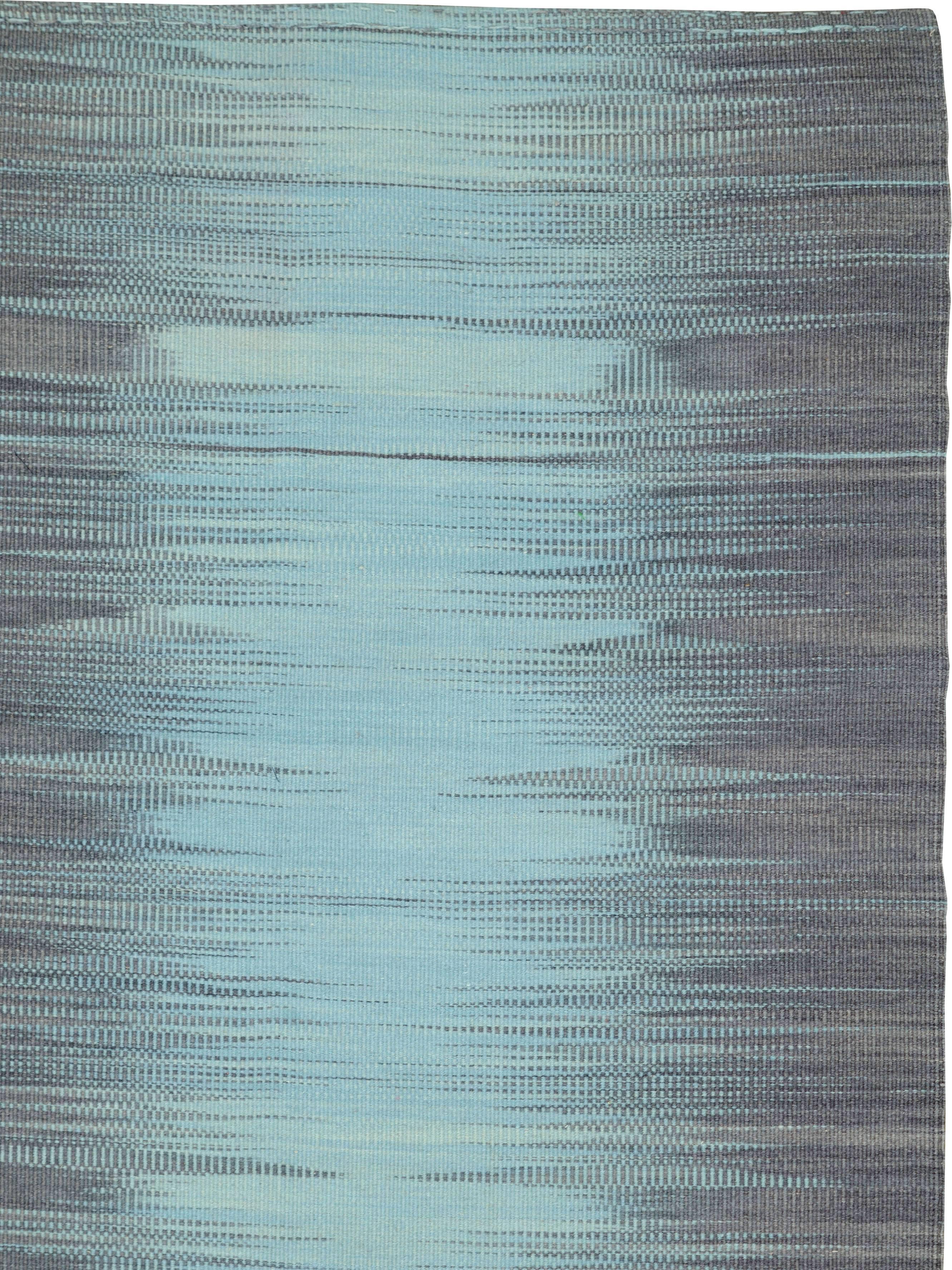 Modern Turkish Flat-Weave Rug In New Condition For Sale In New York, NY